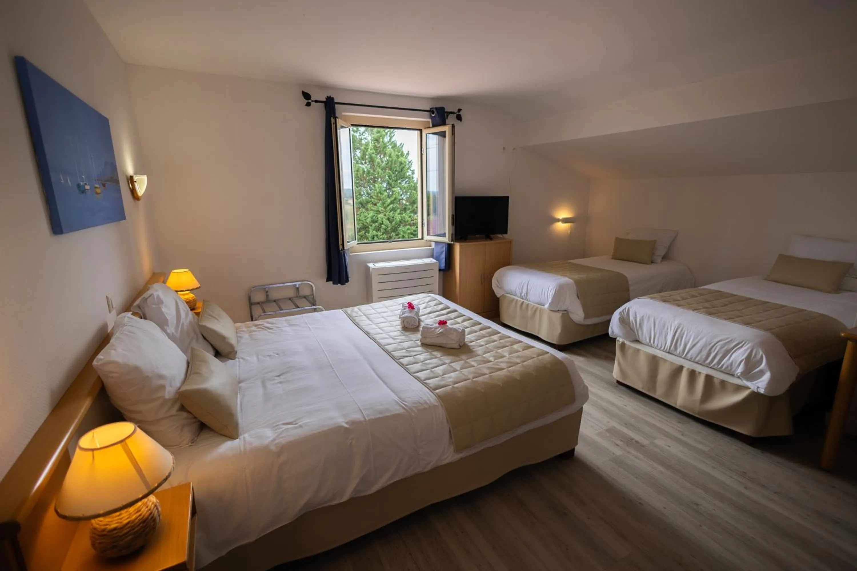 Bed in Logis des Crêtes de Pignols