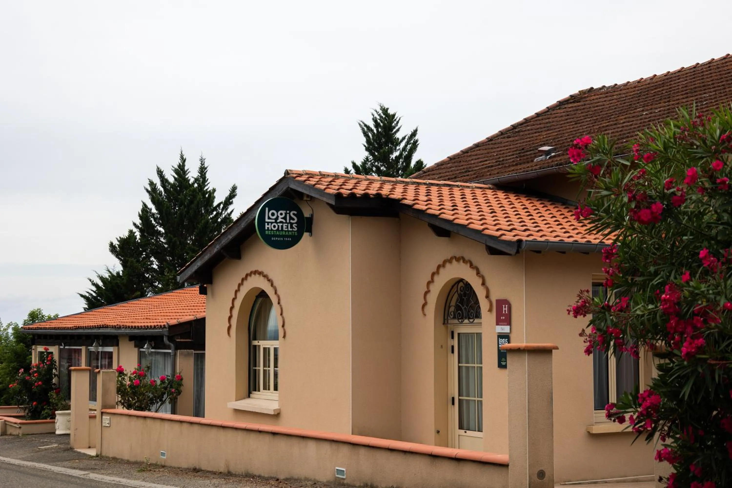 Property building in Logis des Crêtes de Pignols