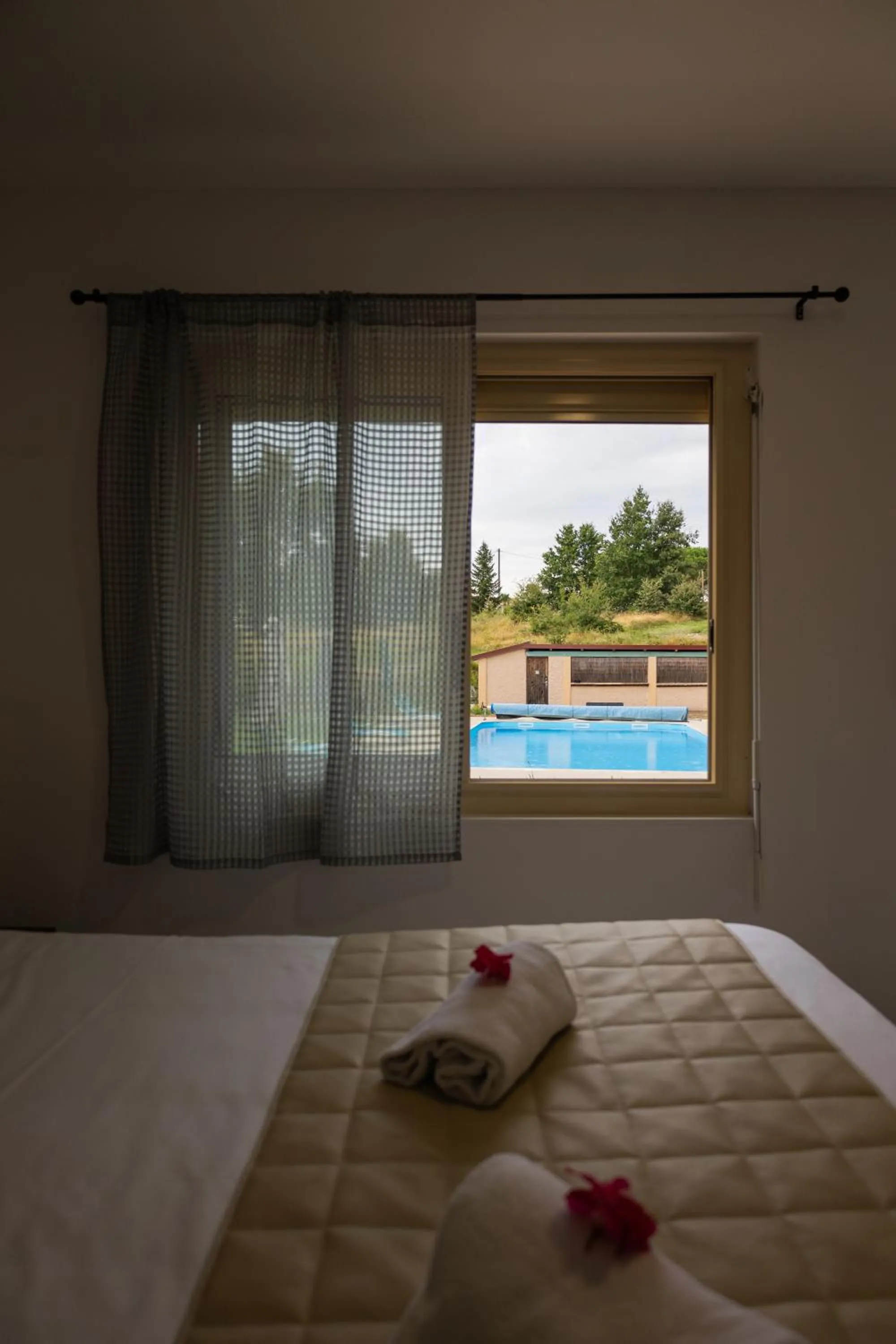 Bed in Logis des Crêtes de Pignols
