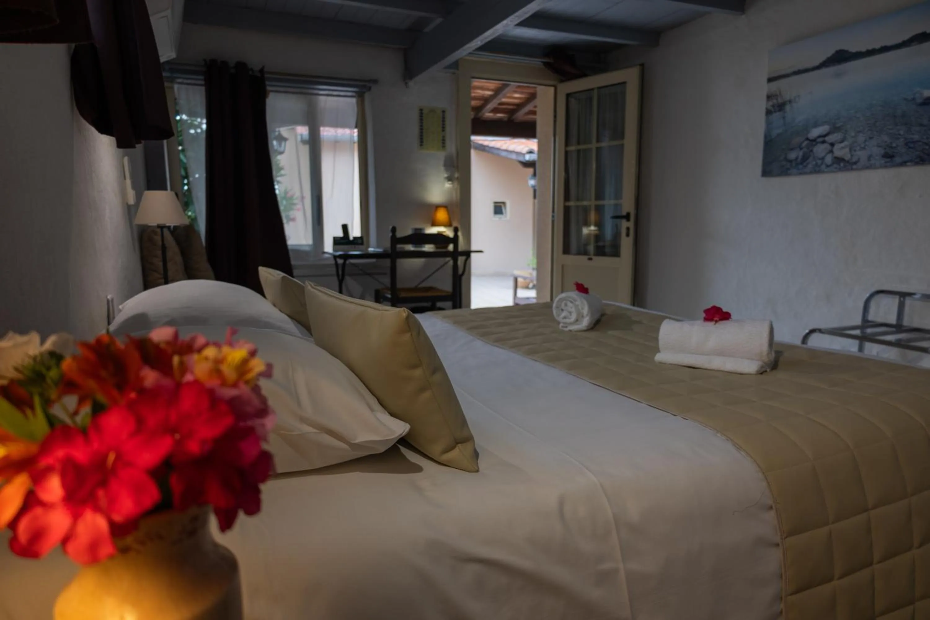 Bed in Logis des Crêtes de Pignols