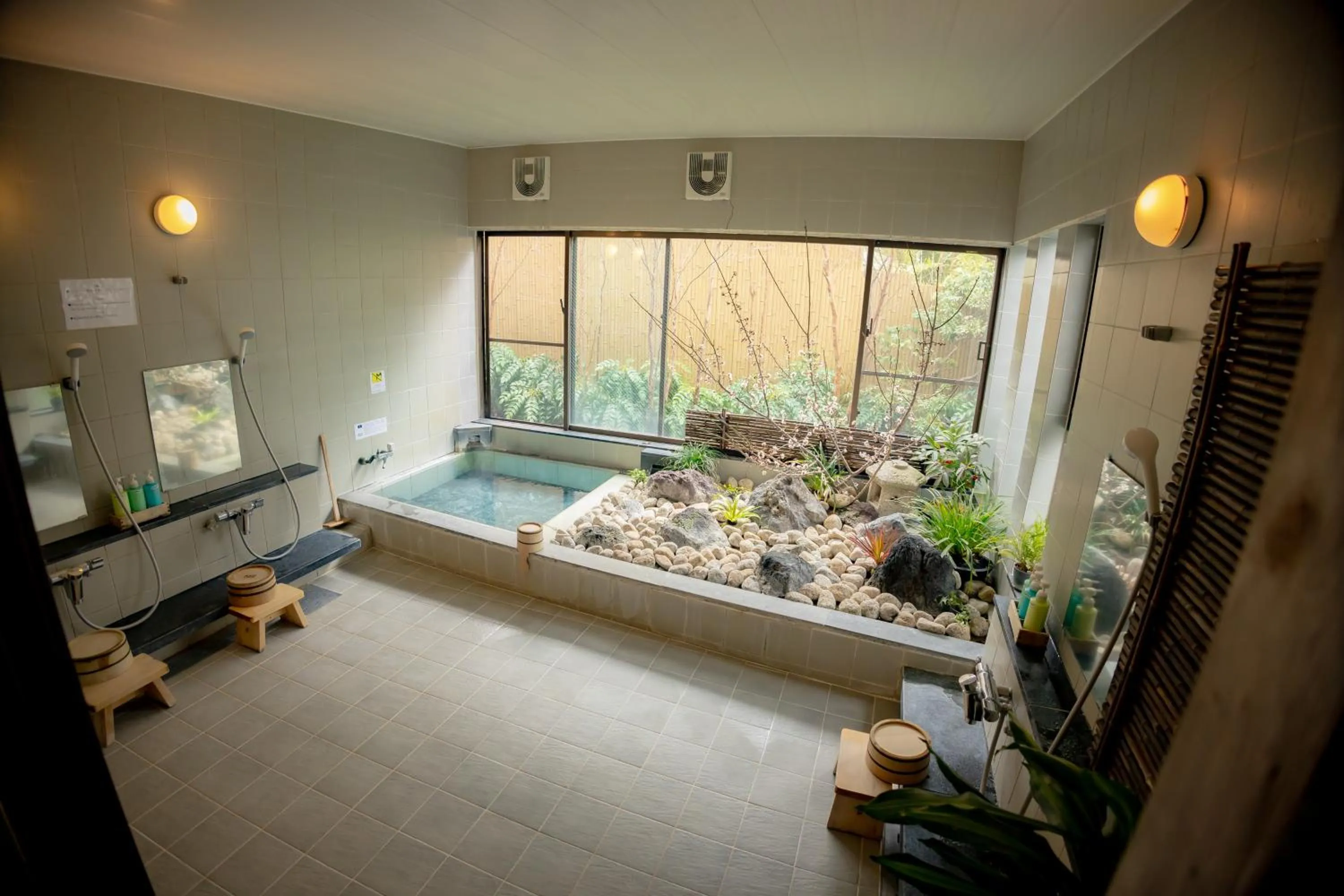 Hot Spring Bath in Onsen & Garden -Asante Inn-