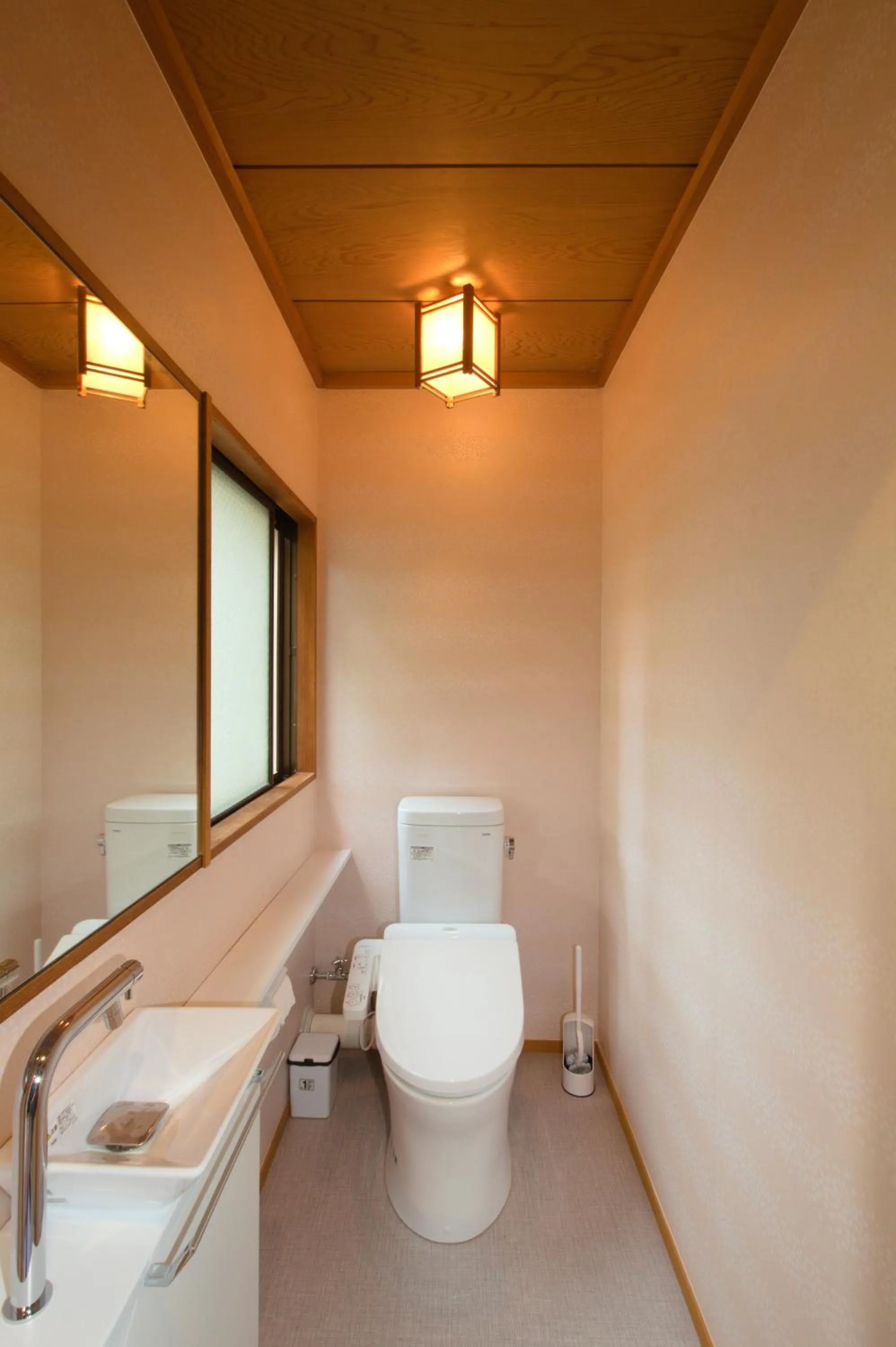 Toilet in Onsen & Garden -Asante Inn-
