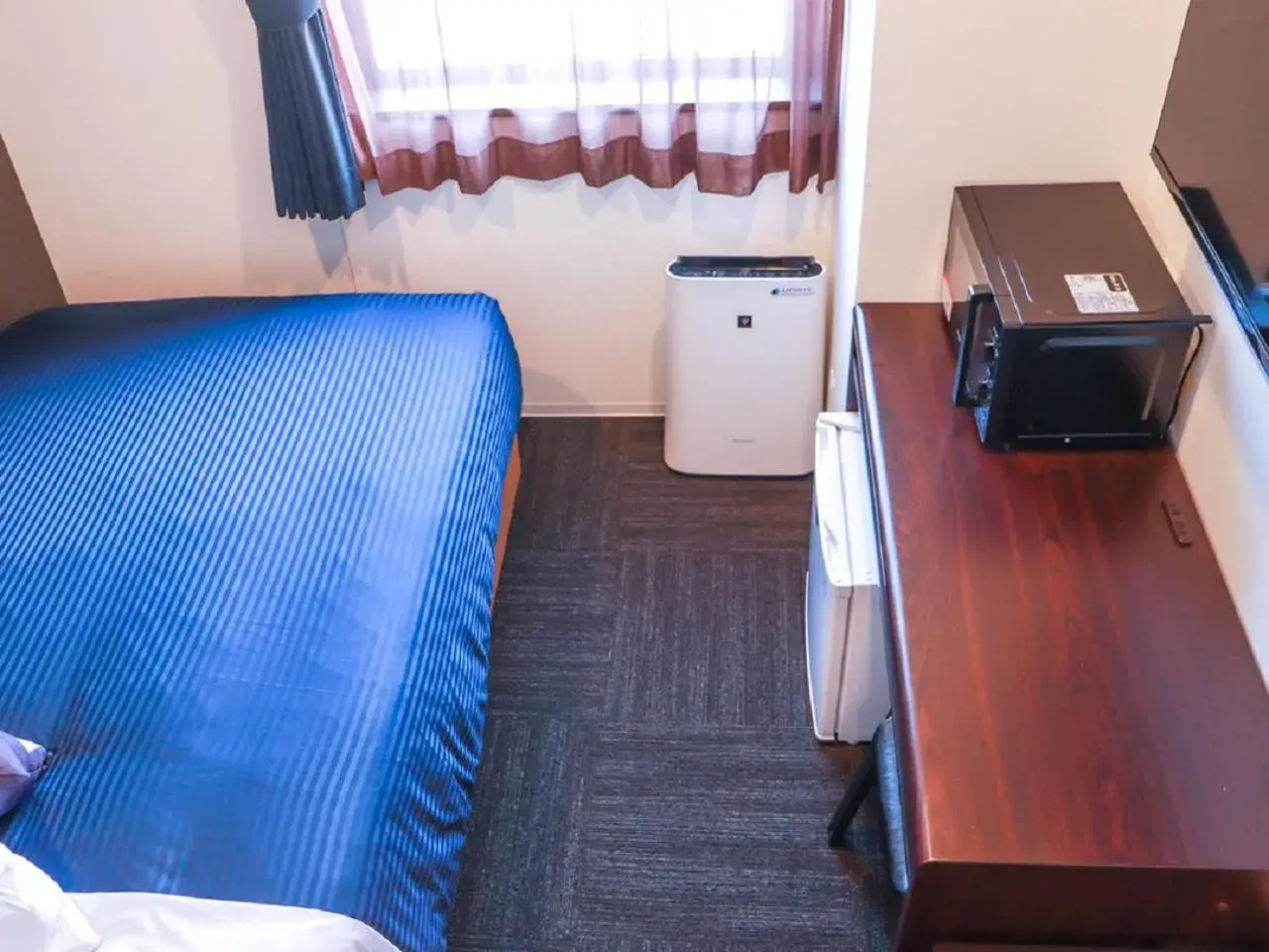 Double Room with Small Double Bed - Smoking in HOTEL LiVEMAX Chiba Minato Eki-mae Double Room with Small Double Bed - Smoking in HOTEL LiVEMAX Chiba Minato Eki-mae