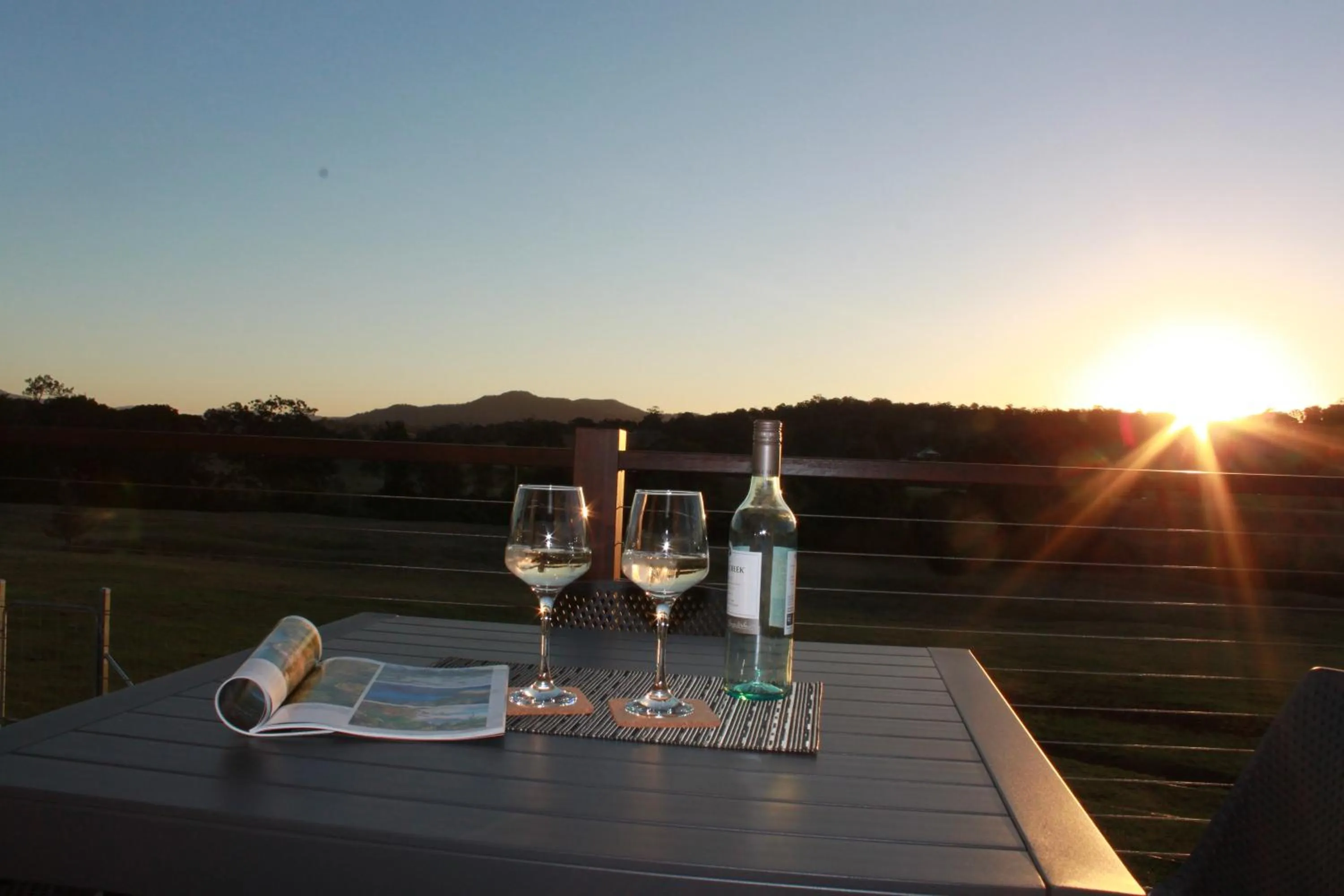 Drinks in Valley Cabins By The Creek