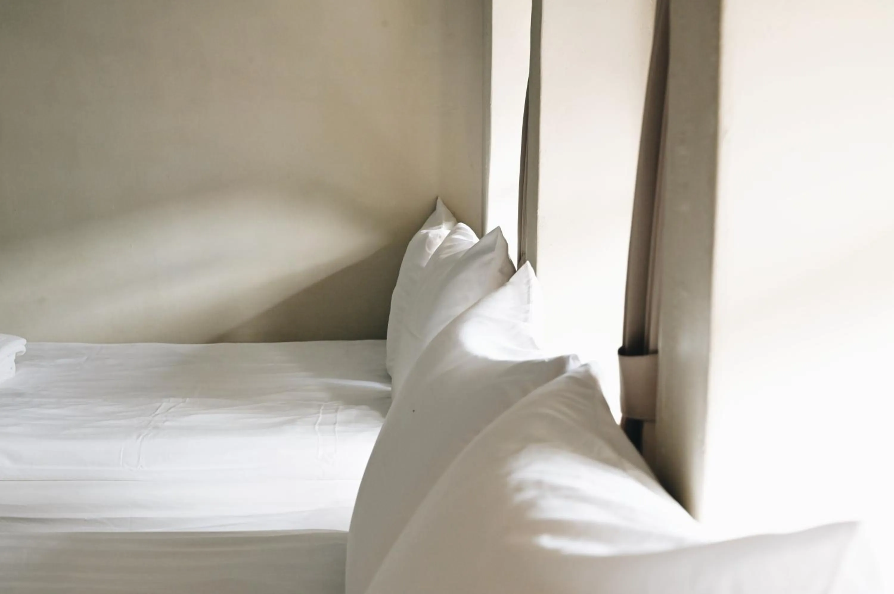 Bedroom, Bed in Tiin Tinn Inn - Tiehua Xiutai