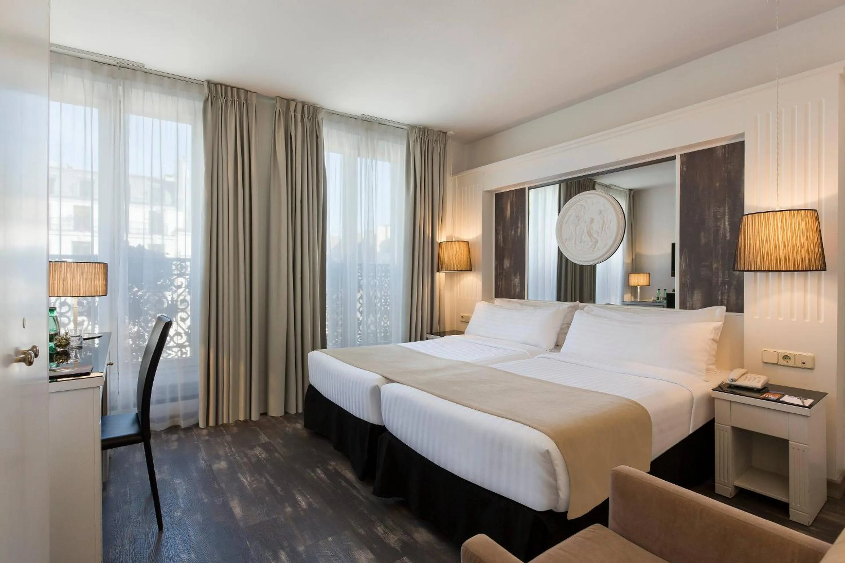 Bed in Hotel Paris Opera Affiliated by Meliá