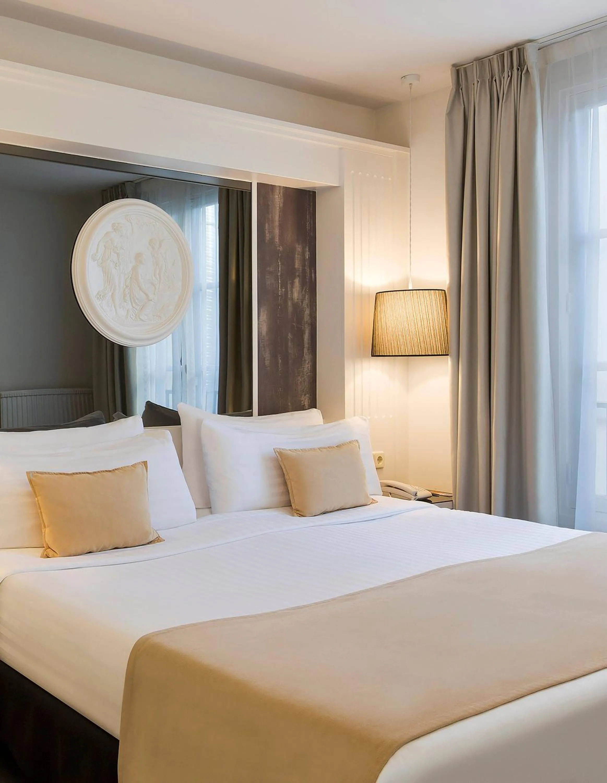 Bed in Hotel Paris Opera Affiliated by Meliá