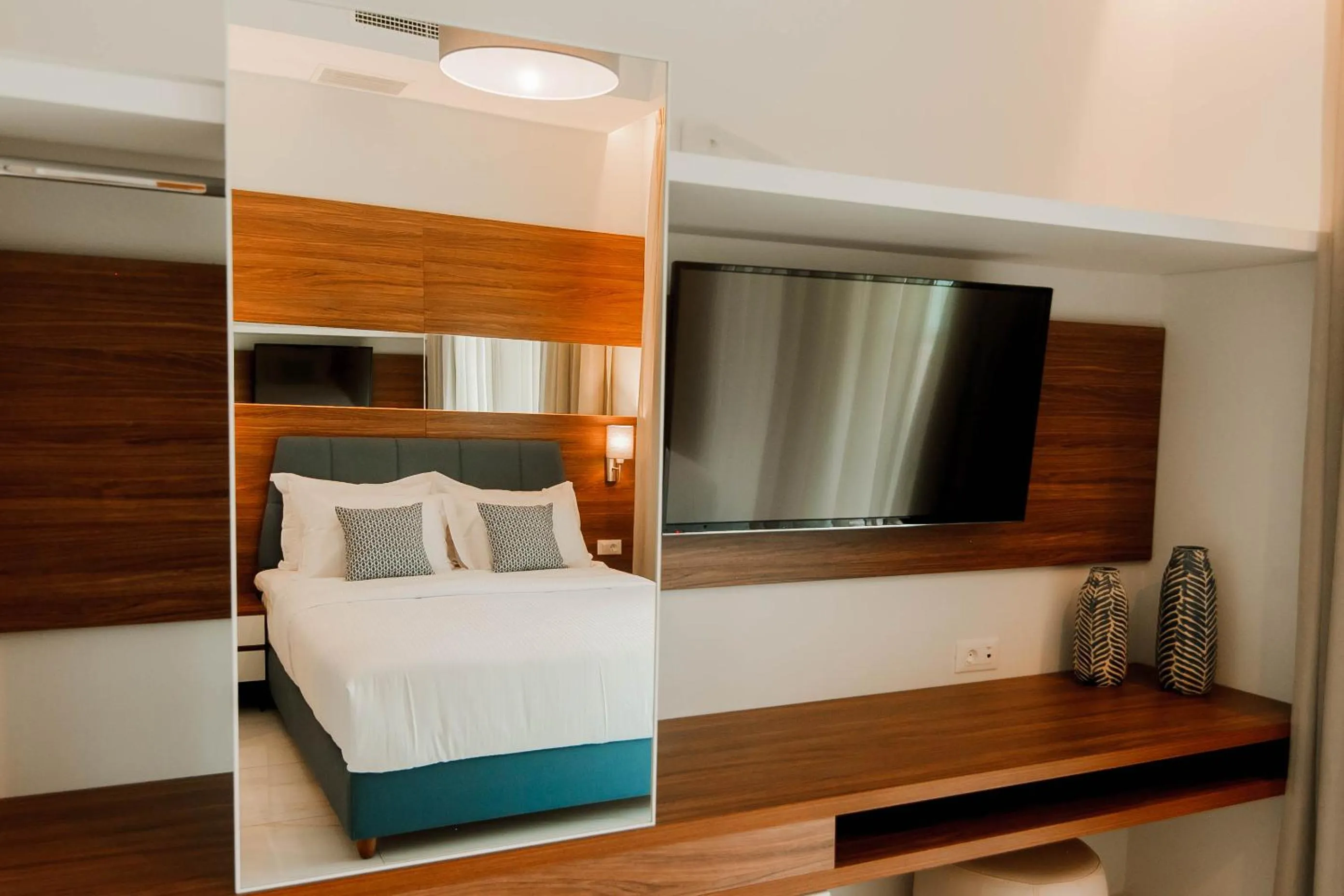 TV and multimedia, Bed in Elite Luxury Villas