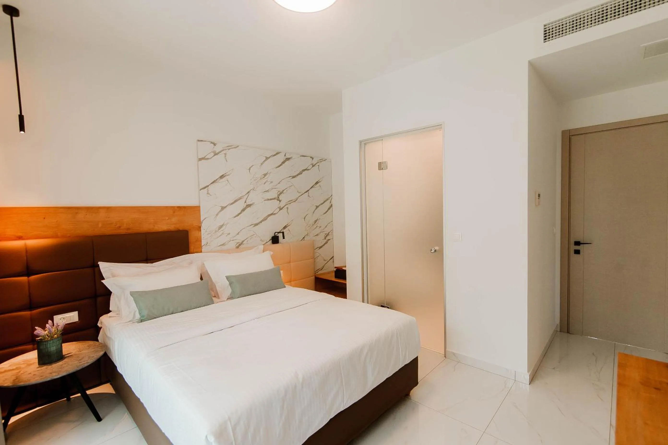 Photo of the whole room, Bed in Elite Luxury Villas