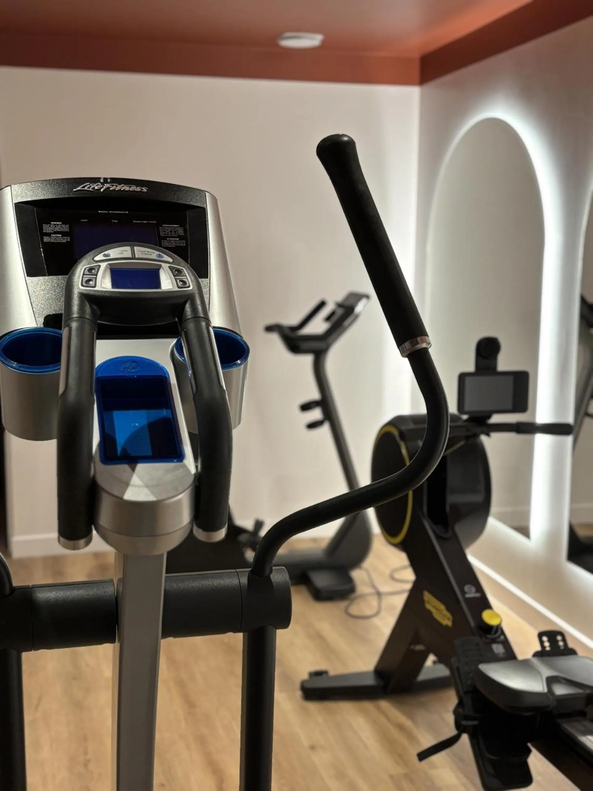Fitness centre/facilities in Hotel Paris Boulogne - Futur Mercure Paris Boulogne Pont de Saint Cloud - Janvier 2026