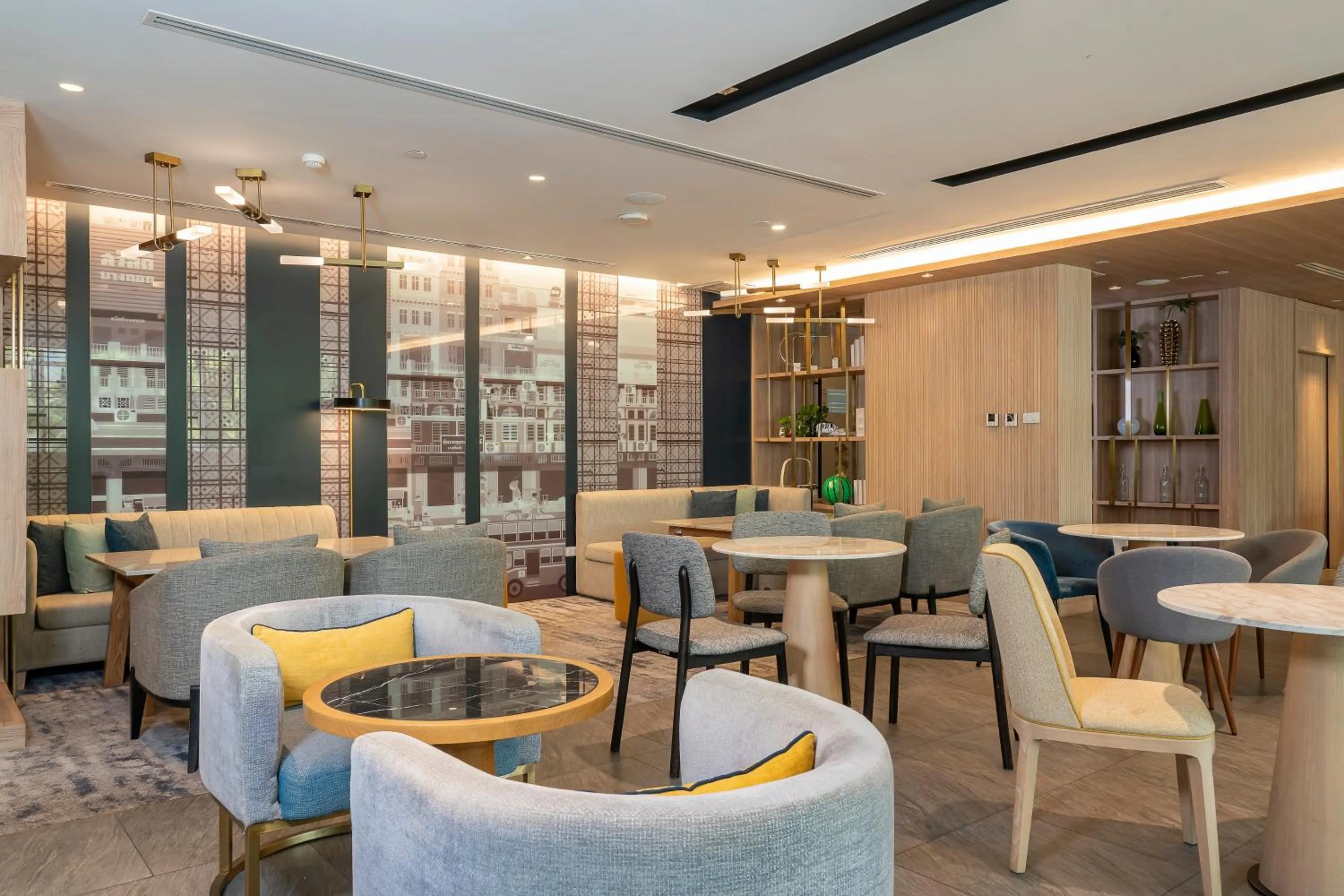 Seating area in Staybridge Suites Bangkok Thonglor by IHG