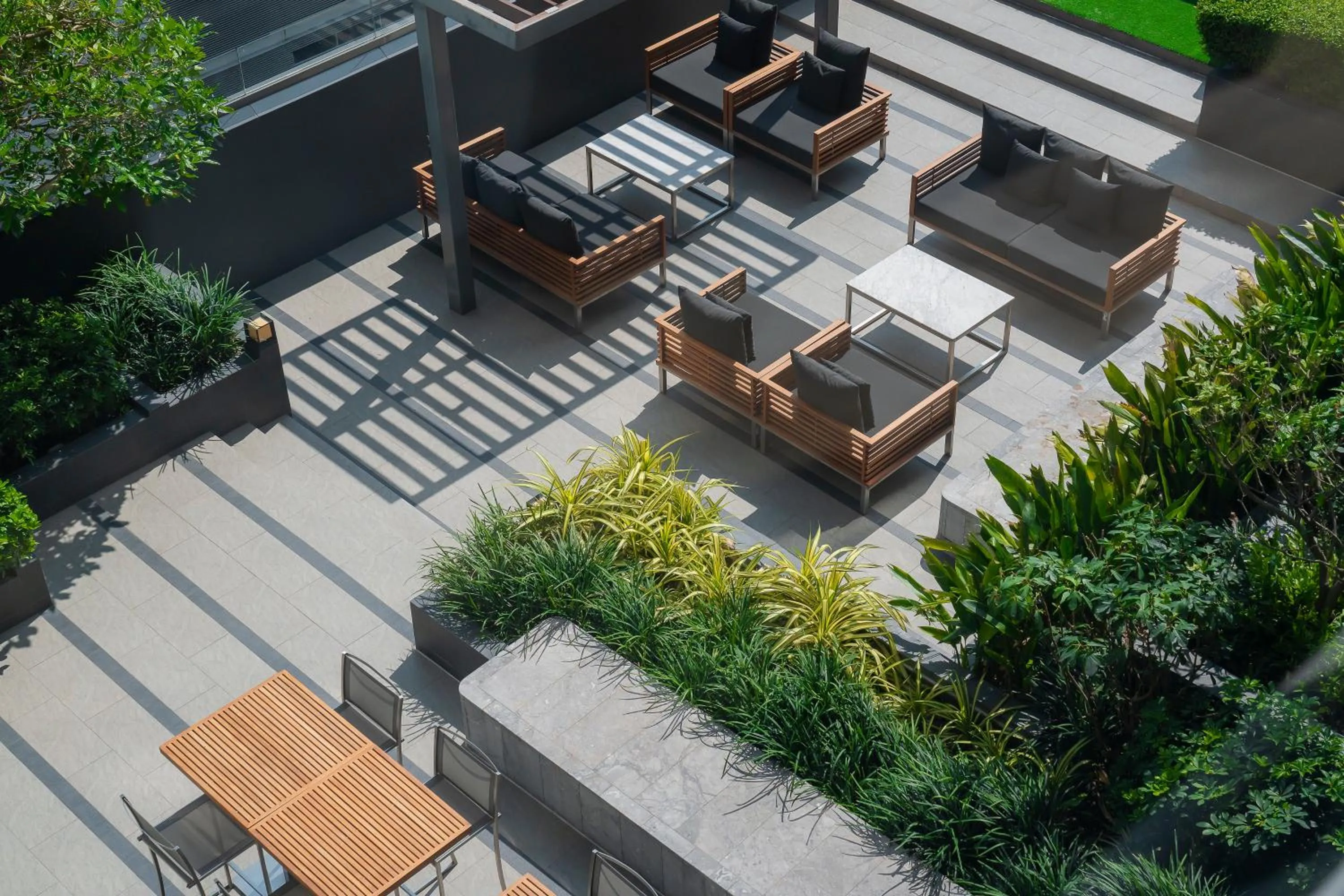 Garden in Staybridge Suites Bangkok Thonglor by IHG