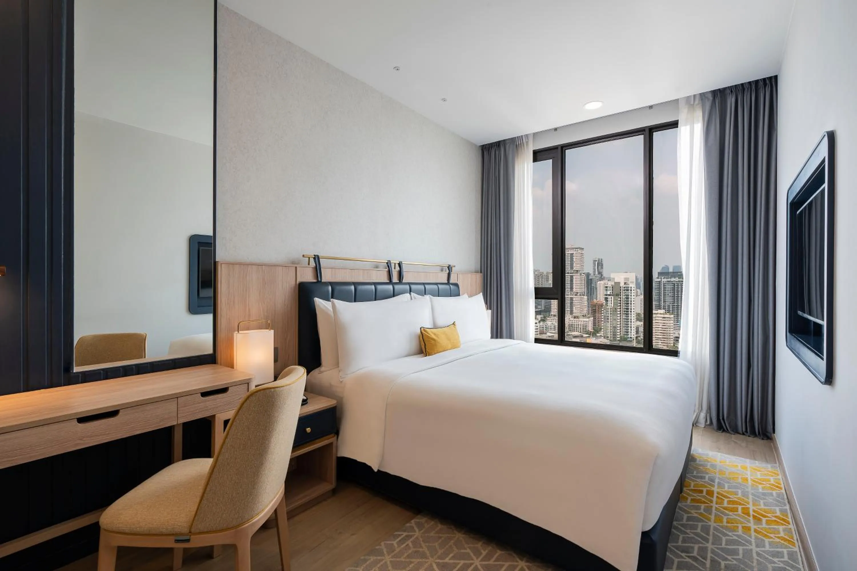 Bed in Staybridge Suites Bangkok Thonglor by IHG