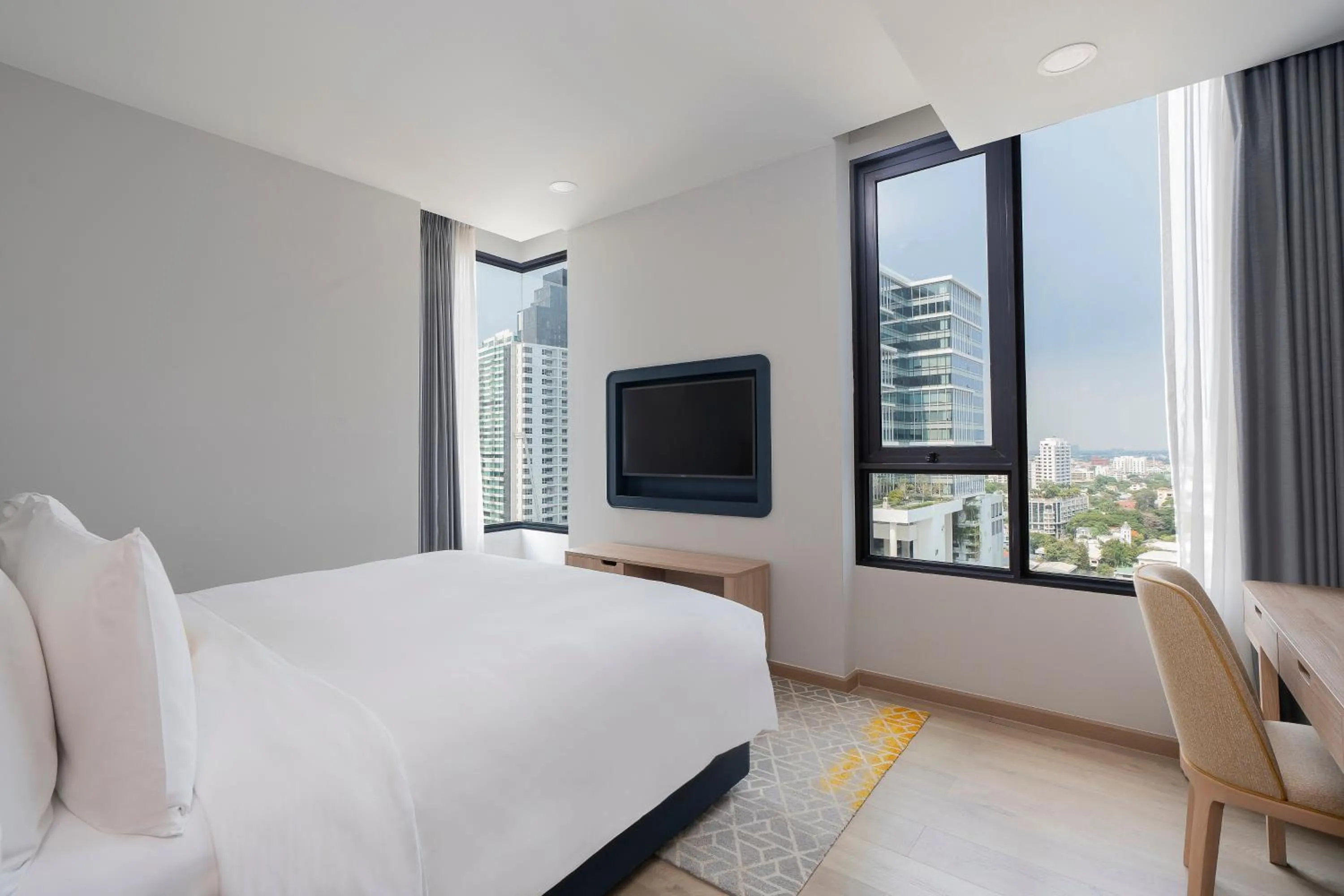 Bed in Staybridge Suites Bangkok Thonglor by IHG