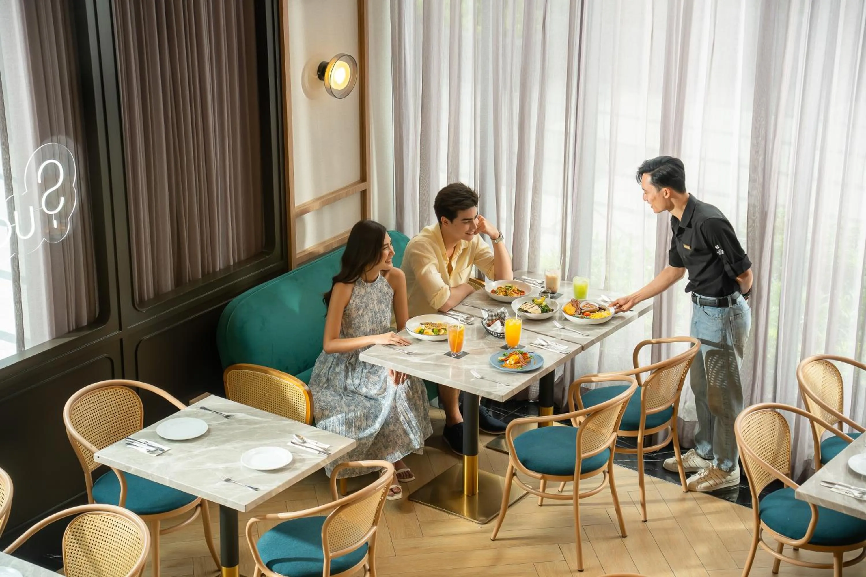 Restaurant/places to eat in Staybridge Suites Bangkok Thonglor by IHG