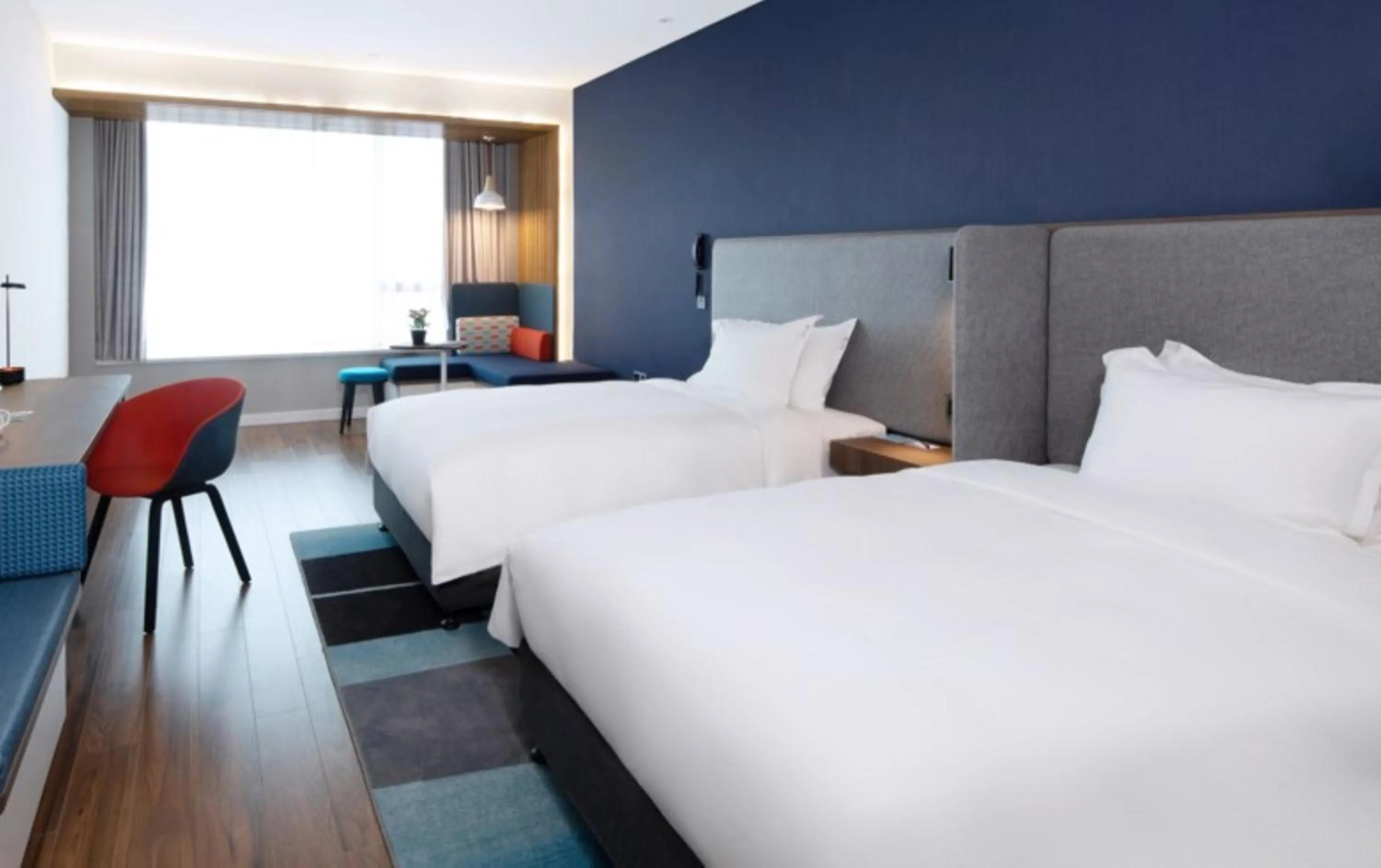 Photo of the whole room, Bed in Holiday Inn Express Zhoushan Dinghai by IHG