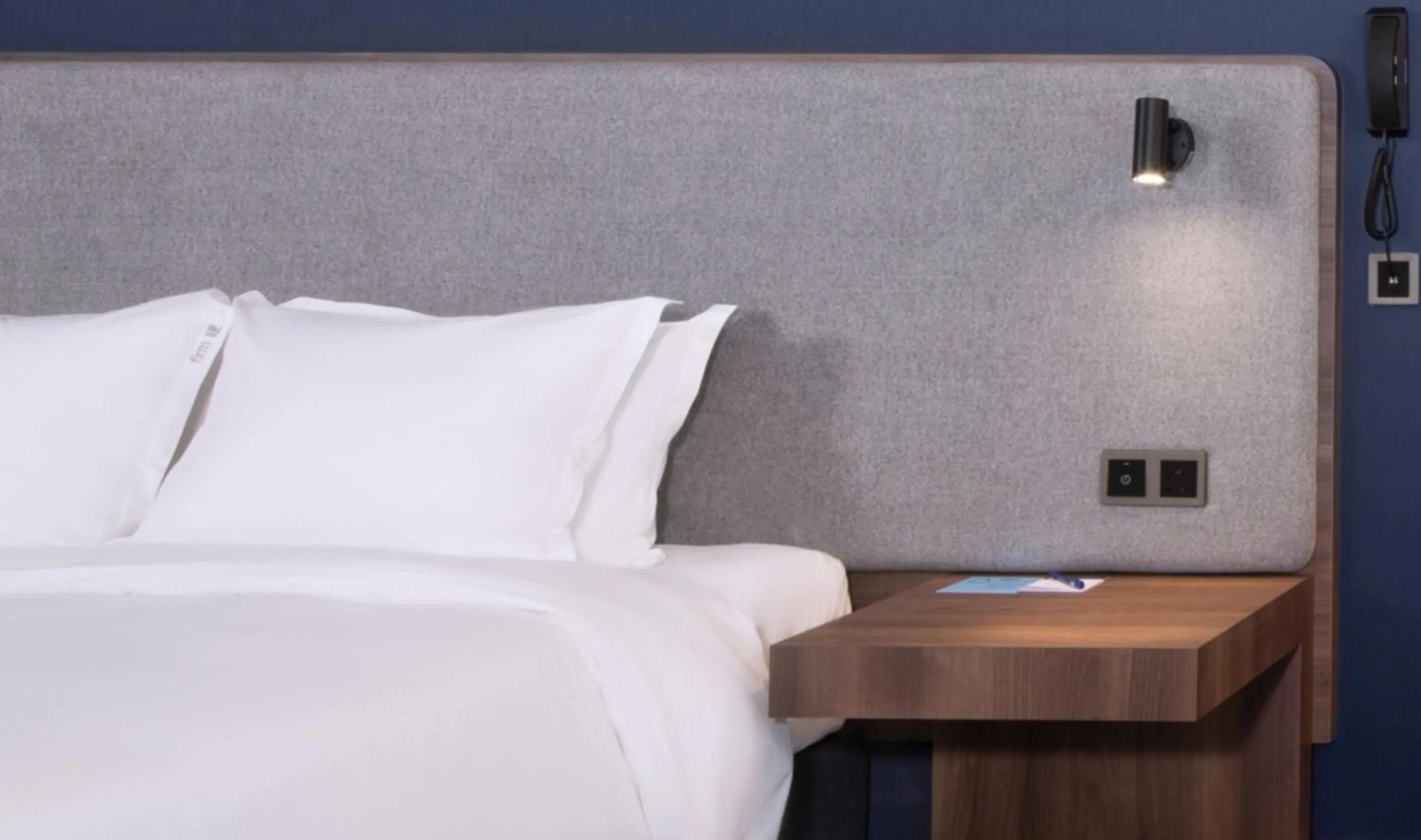 Photo of the whole room, Bed in Holiday Inn Express Zhoushan Dinghai by IHG