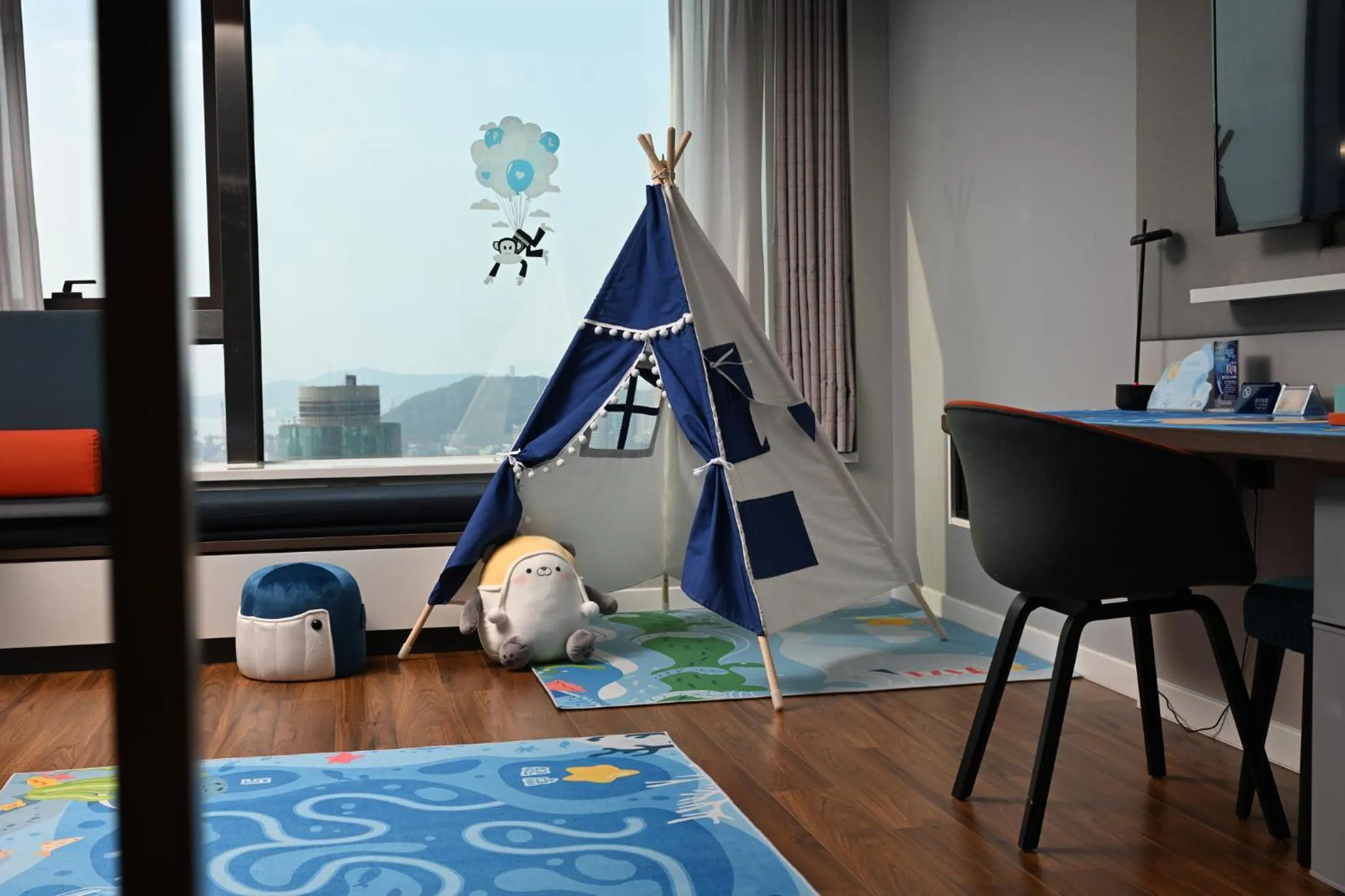 Photo of the whole room in Holiday Inn Express Zhoushan Dinghai by IHG