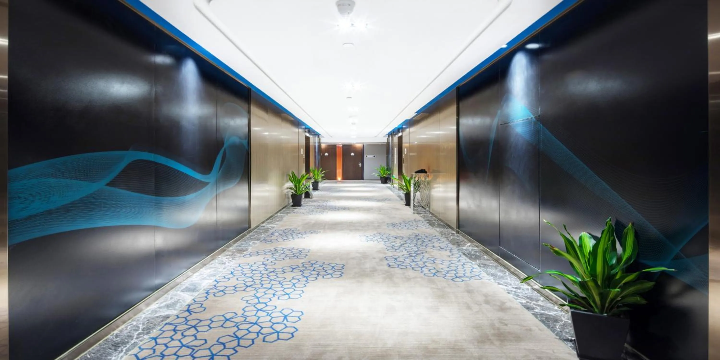 Lobby or reception in Holiday Inn Express Zhoushan Dinghai by IHG
