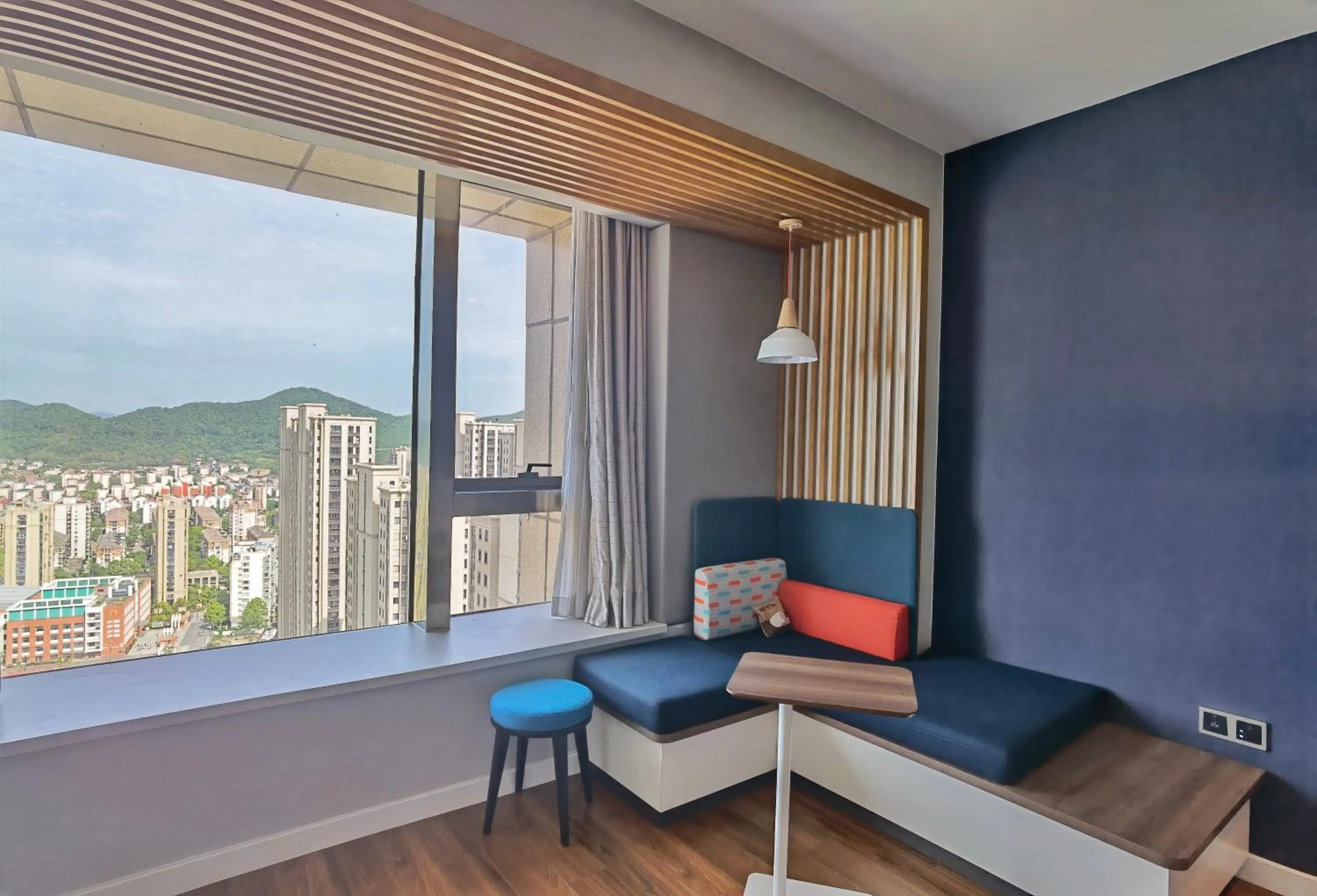 Photo of the whole room in Holiday Inn Express Zhoushan Dinghai by IHG