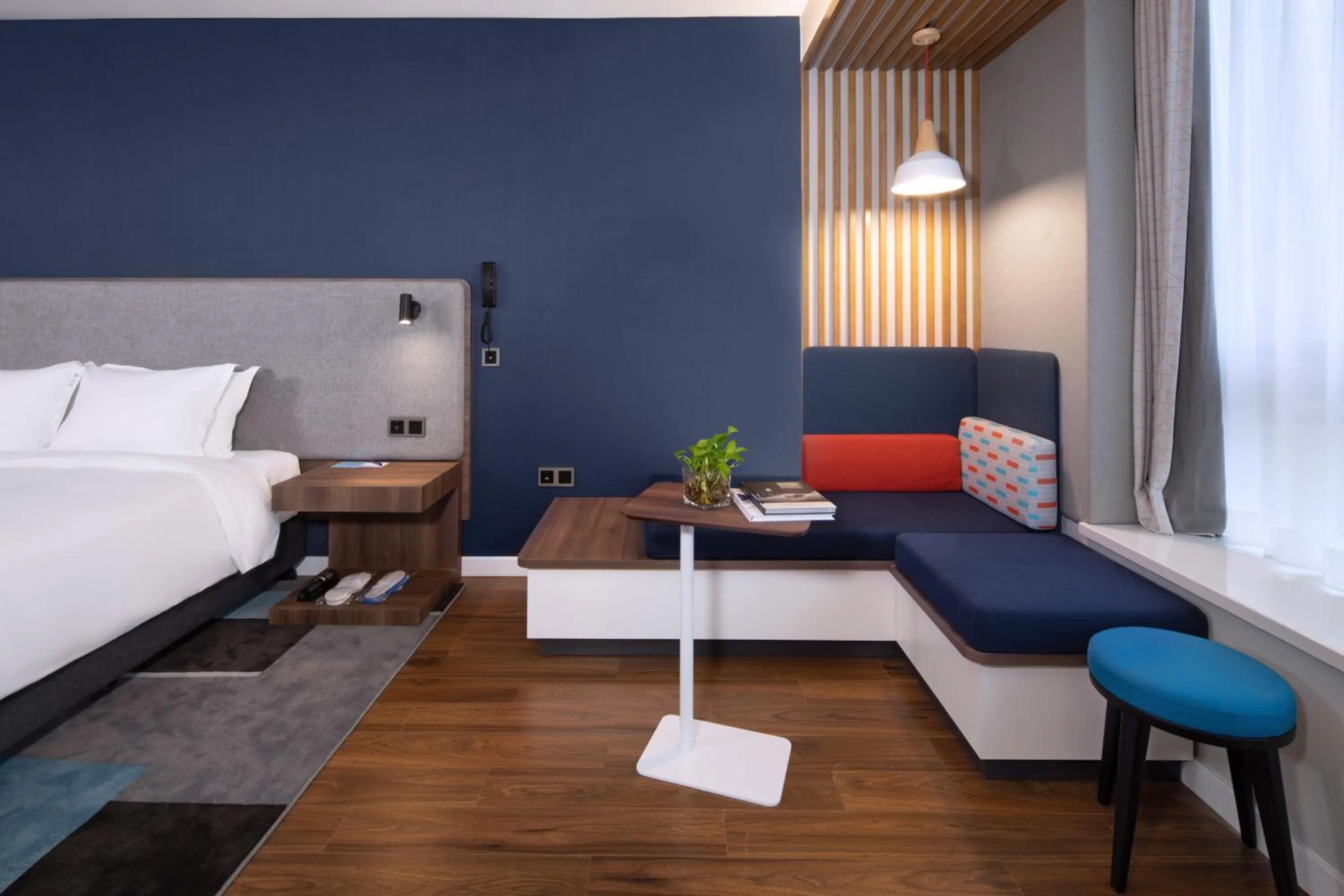 Bed in Holiday Inn Express Zhoushan Dinghai by IHG