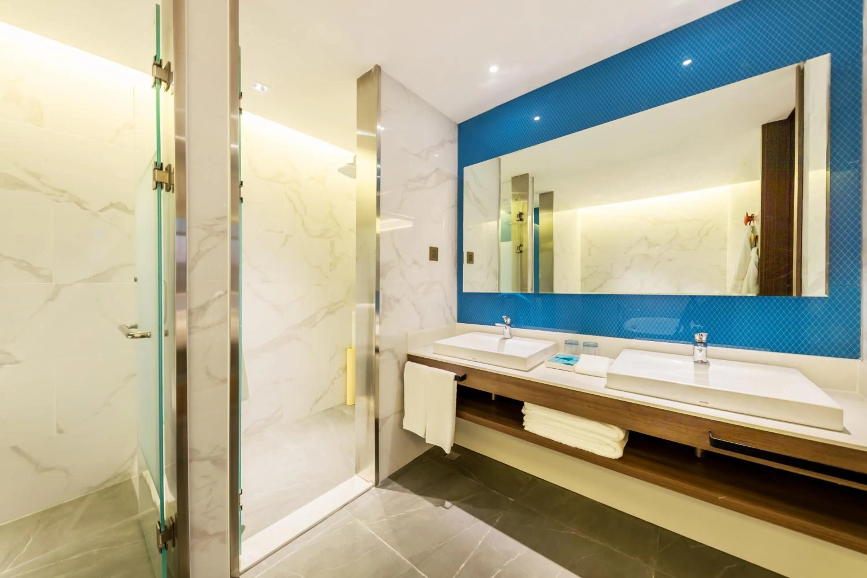 Photo of the whole room in Holiday Inn Express Yichang Riverside by IHG