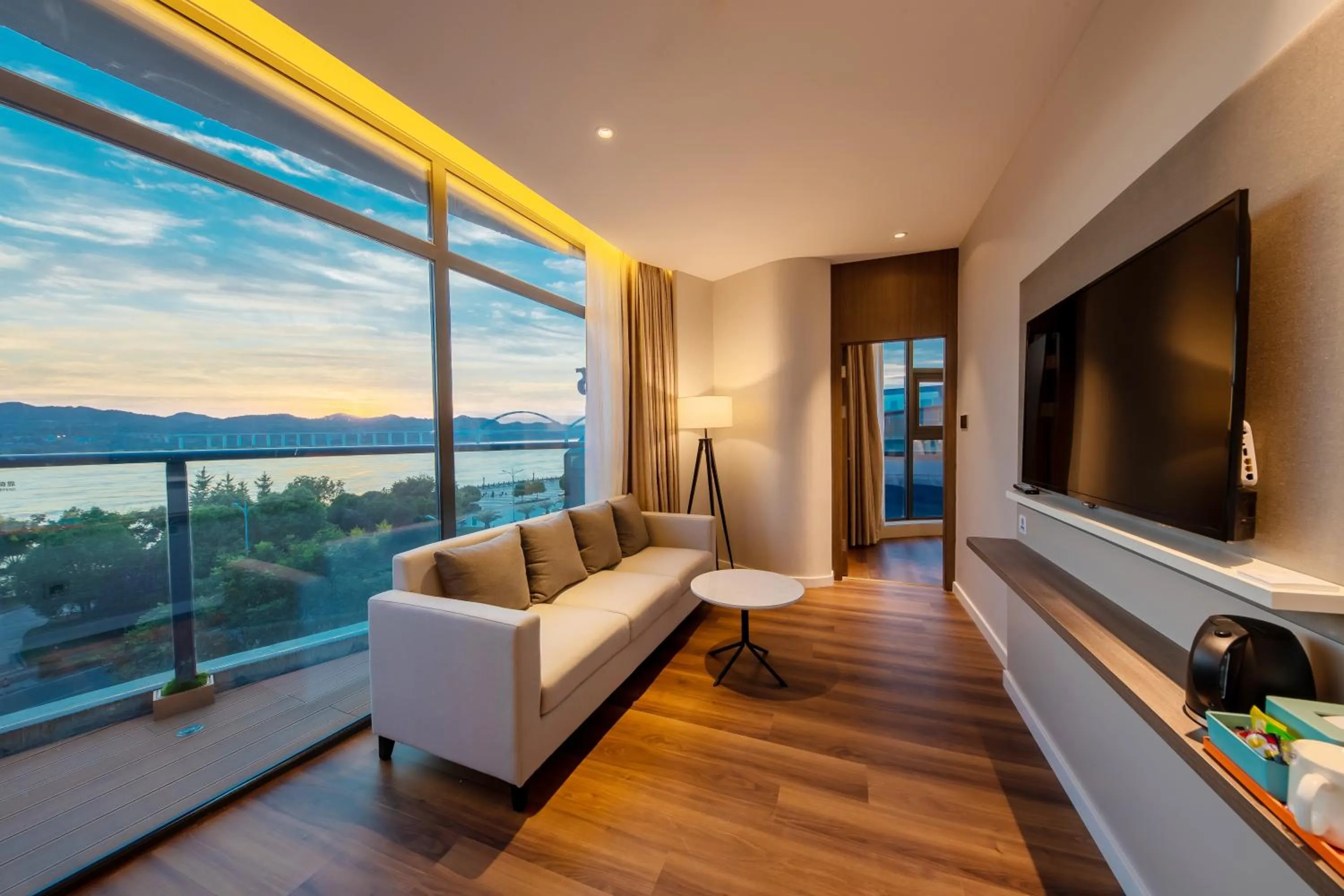 Photo of the whole room in Holiday Inn Express Yichang Riverside by IHG