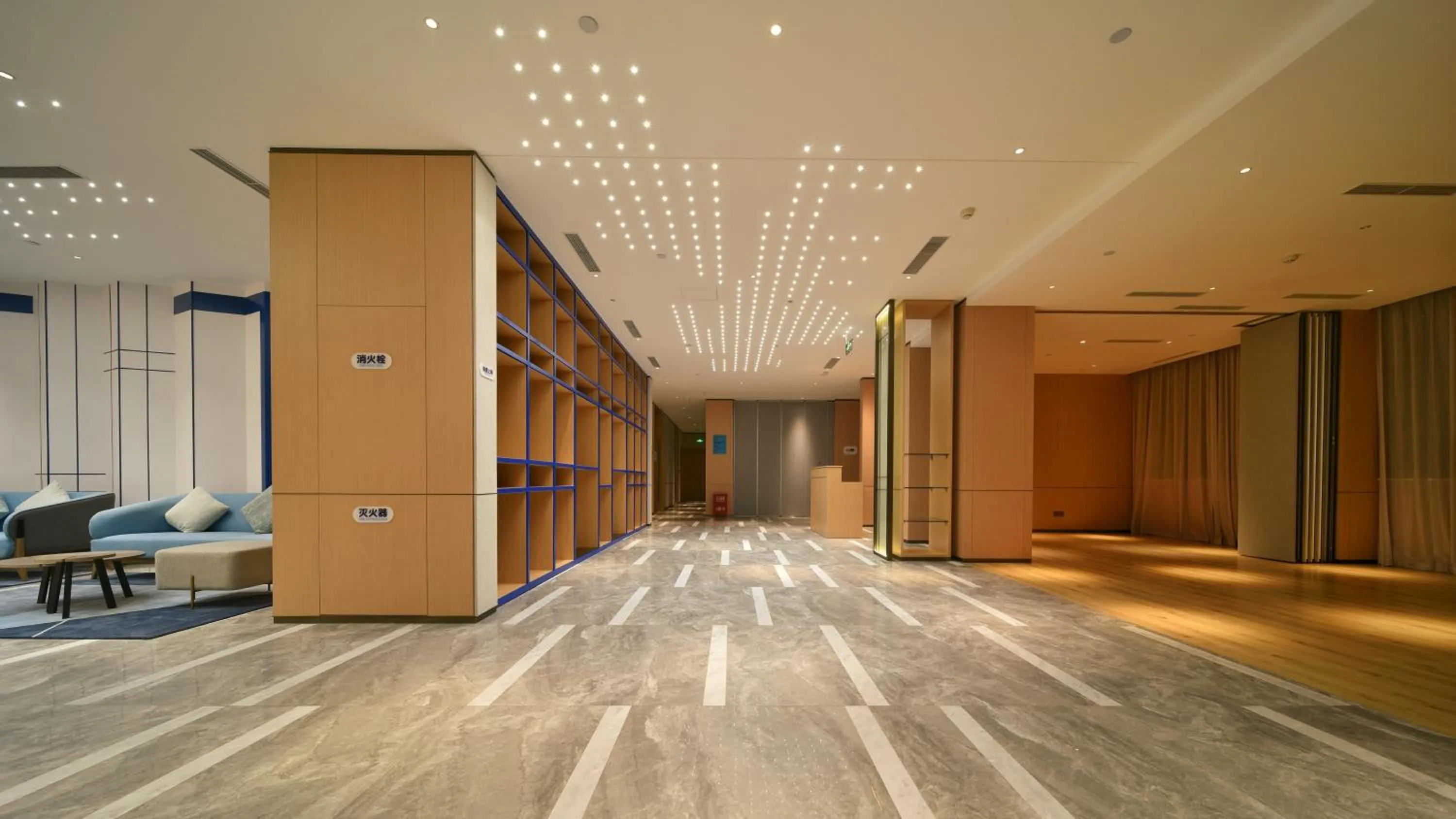 Lobby or reception in Holiday Inn Express Xi'an Ancient Town West by IHG