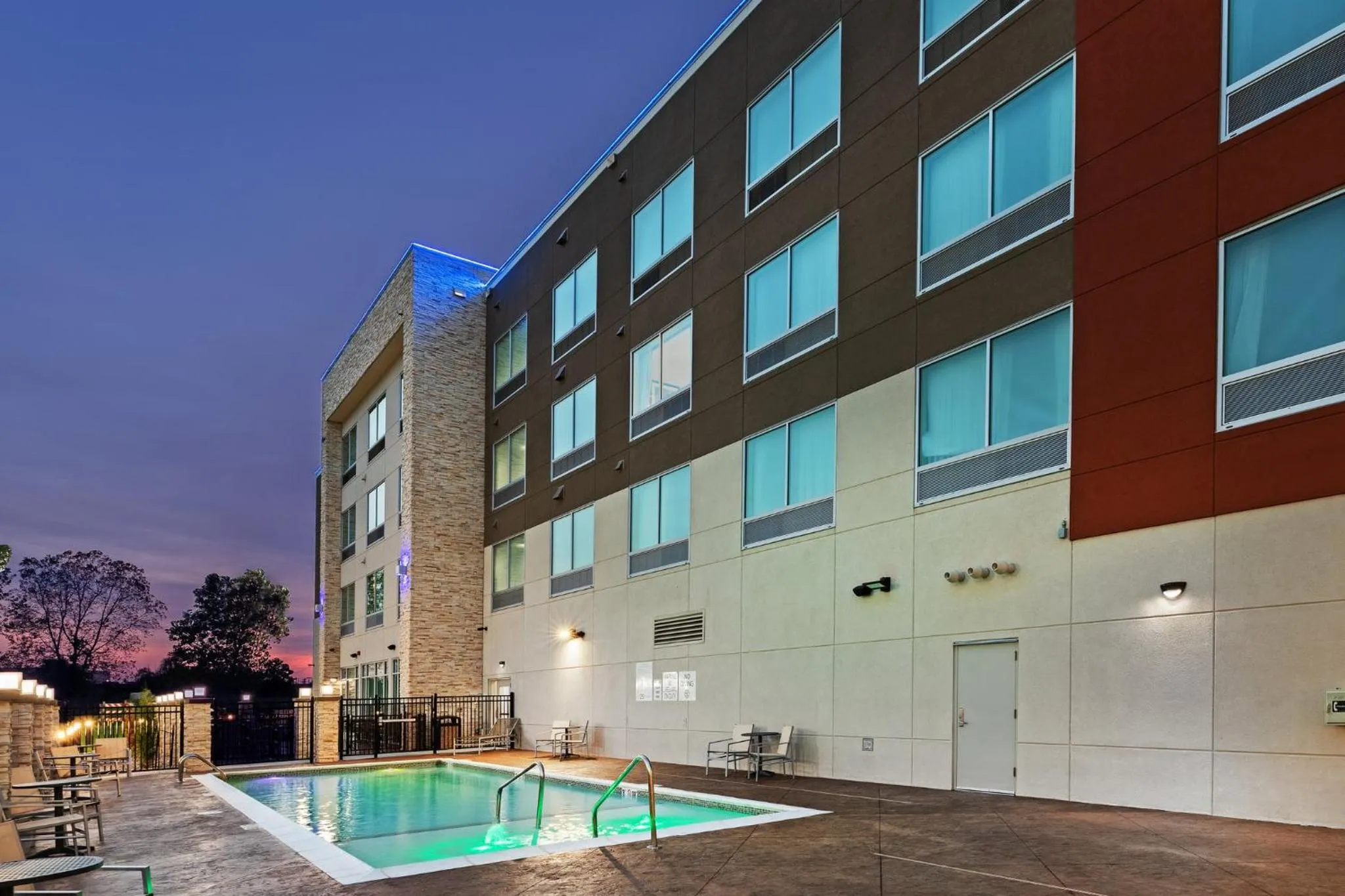 Swimming pool in Holiday Inn Express & Suites - Tulsa Northeast - Owasso by IHG