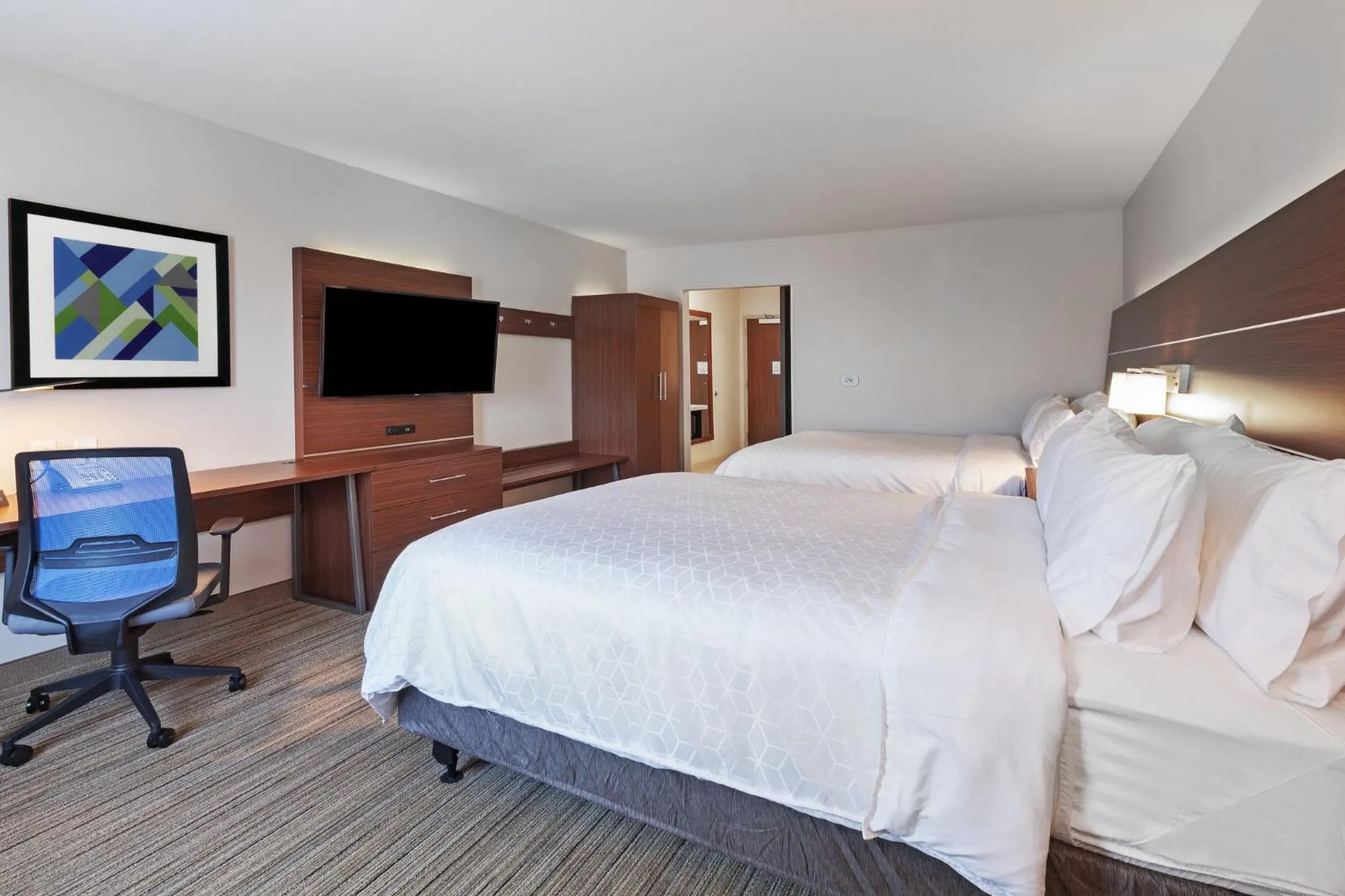 Photo of the whole room, Bed in Holiday Inn Express & Suites - Tulsa Northeast - Owasso by IHG