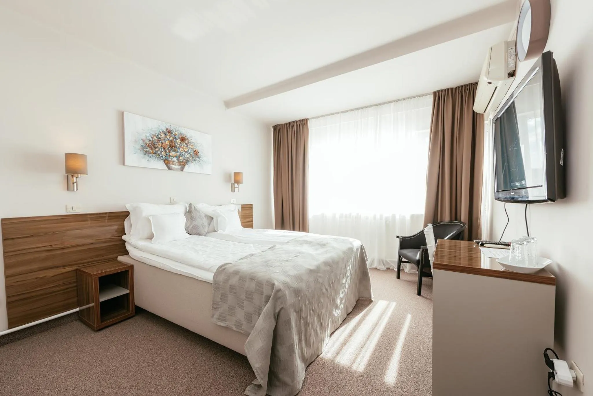 Bed in Riviera by Queens Hotel and Resort