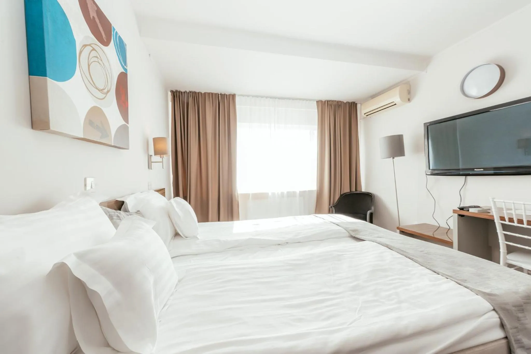 Bed in Riviera by Queens Hotel and Resort