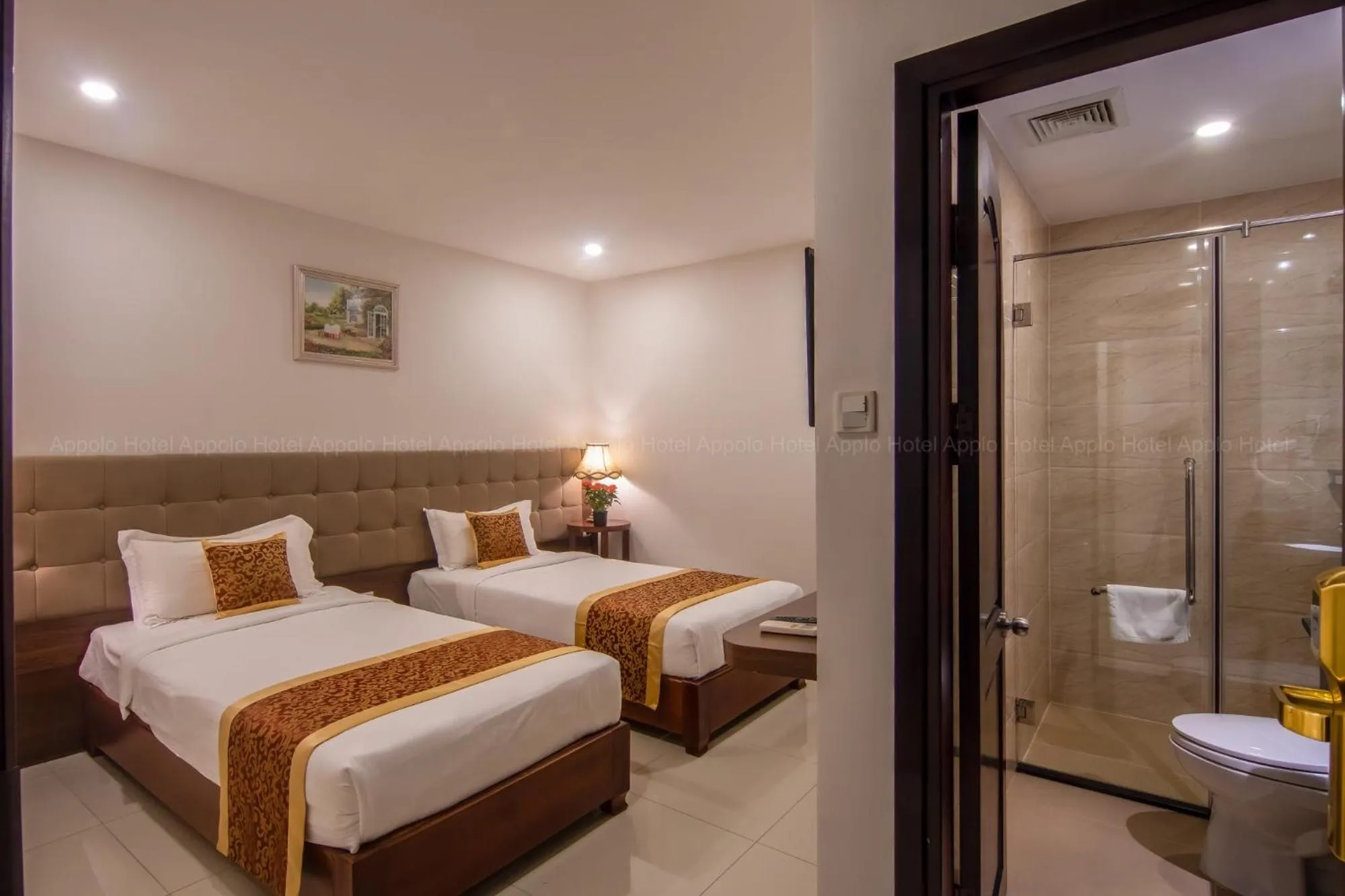 Photo of the whole room, Bed in Apollo Airport Hotel