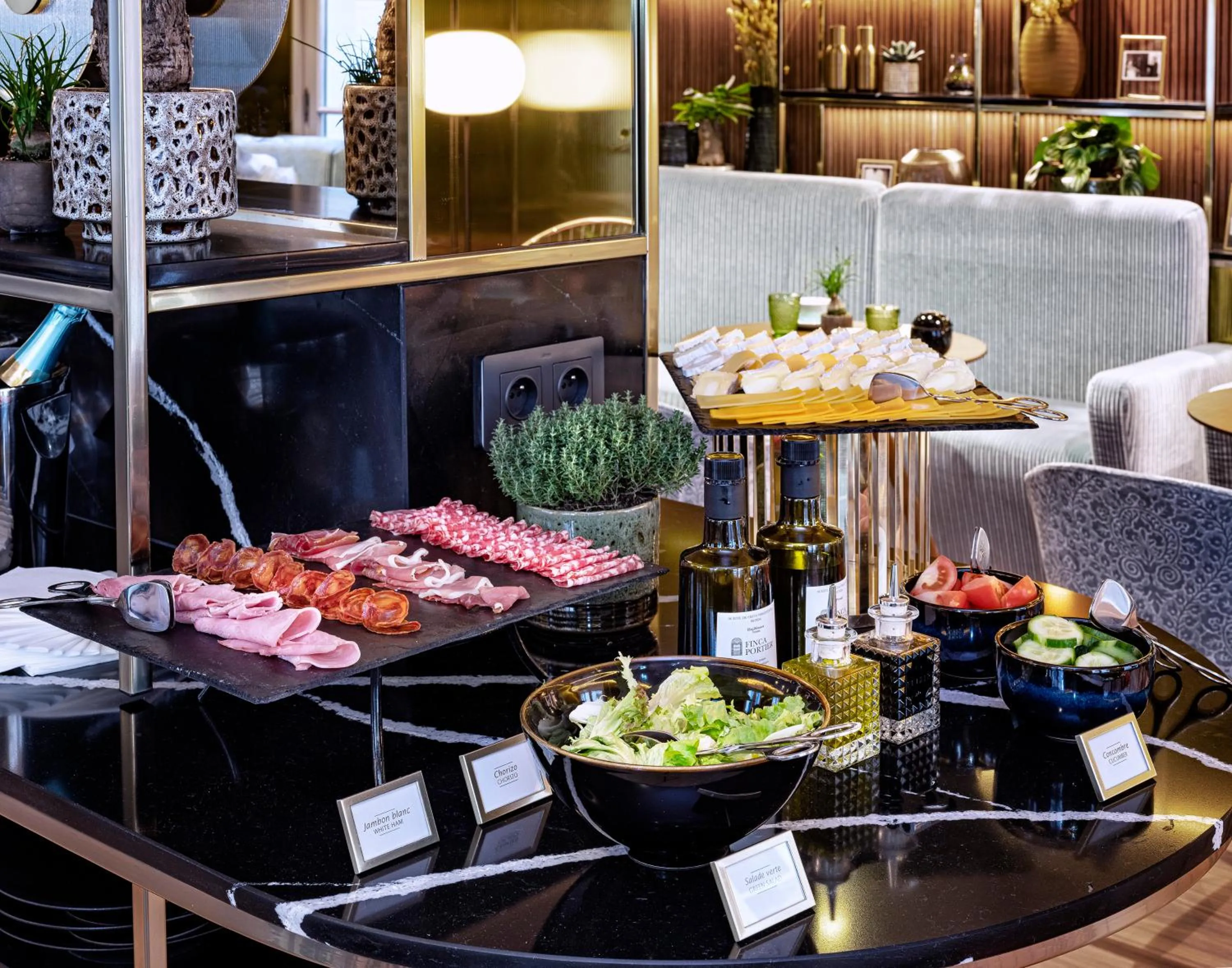 Restaurant/places to eat in Maison Colbert Member of Meliá Collection Notre-Dame