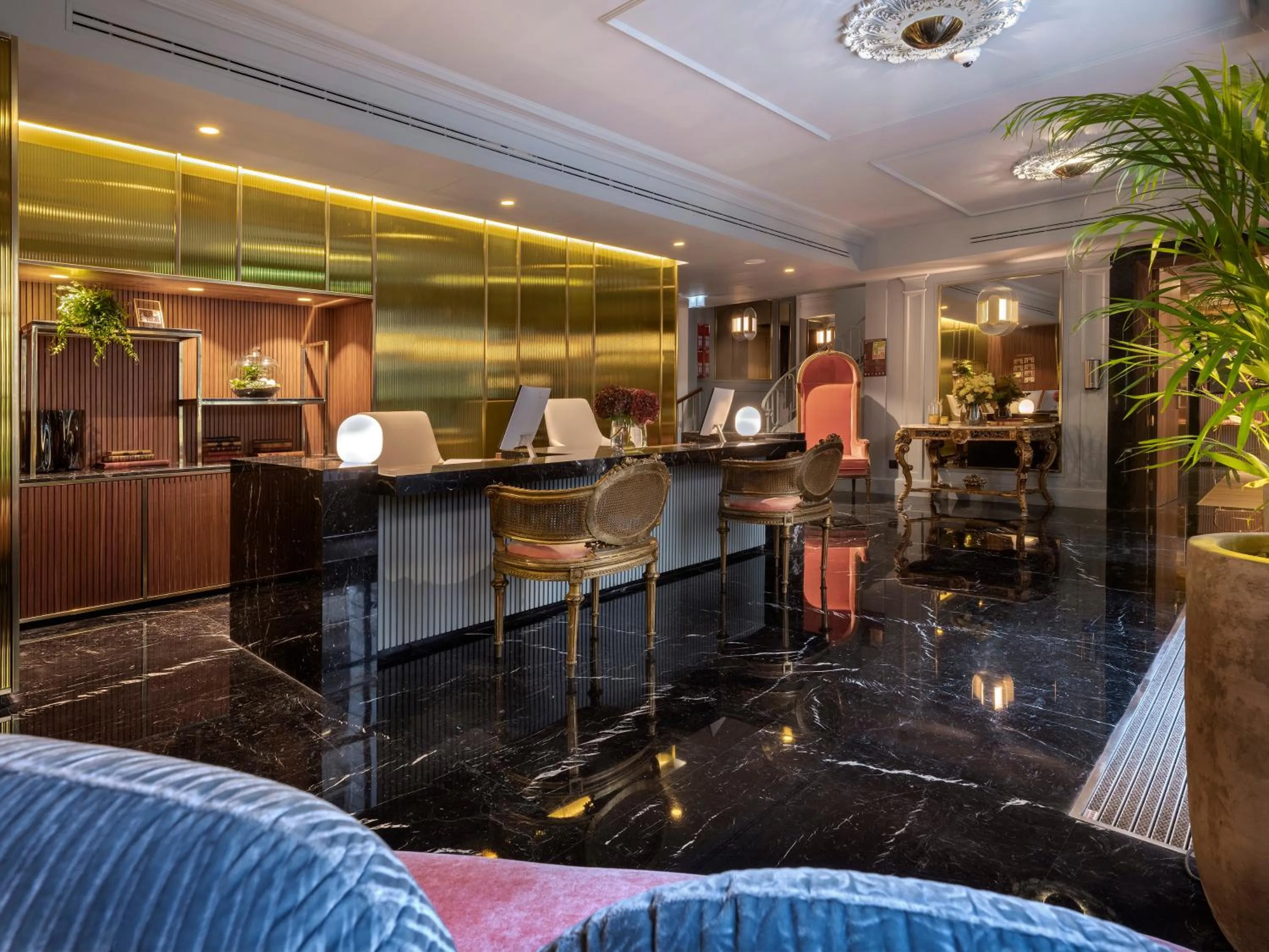 Lobby or reception in Maison Colbert Member of Meliá Collection Notre-Dame