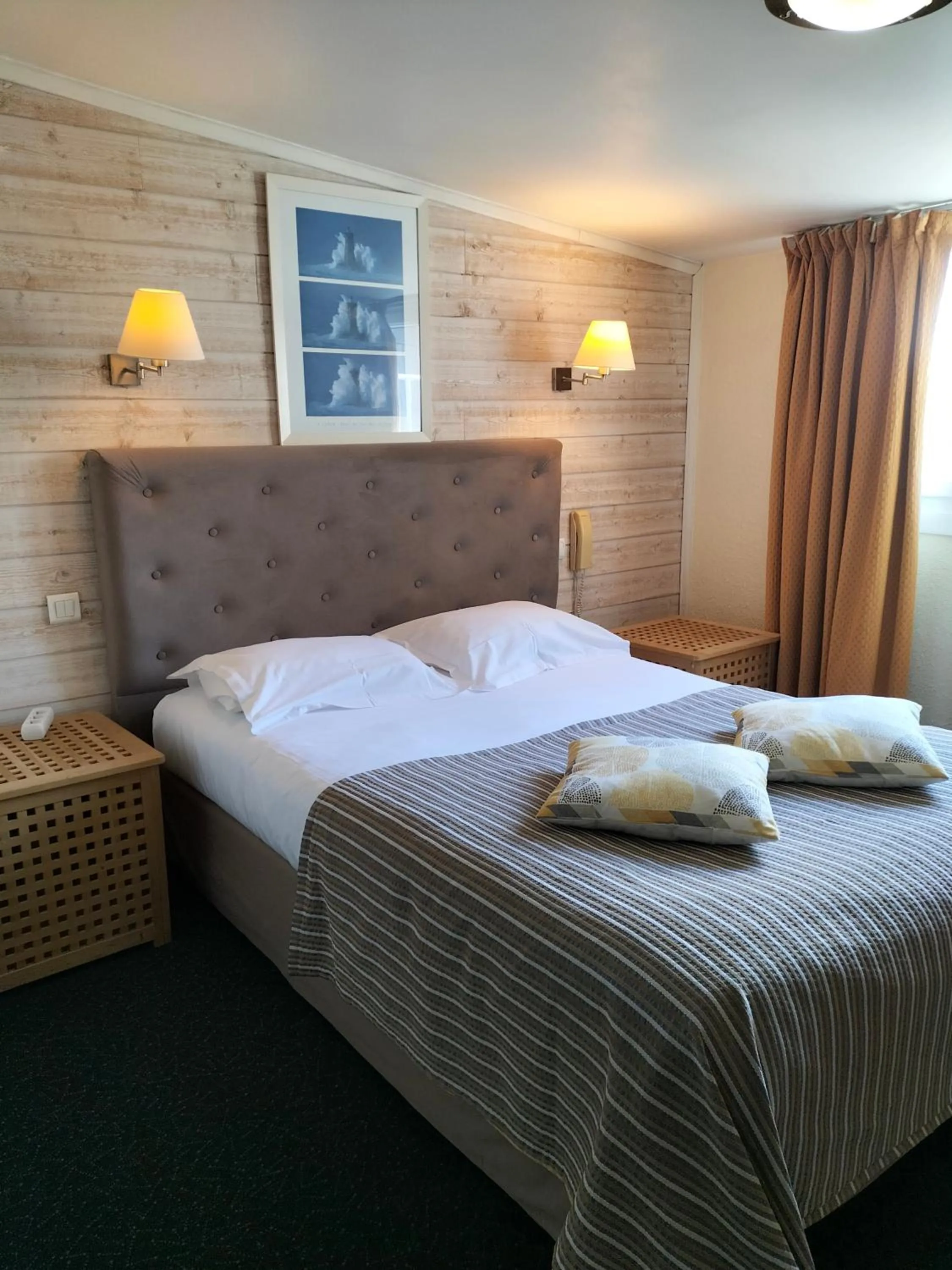 Photo of the whole room, Bed in Logis HOTEL RESTAURANT La Régence