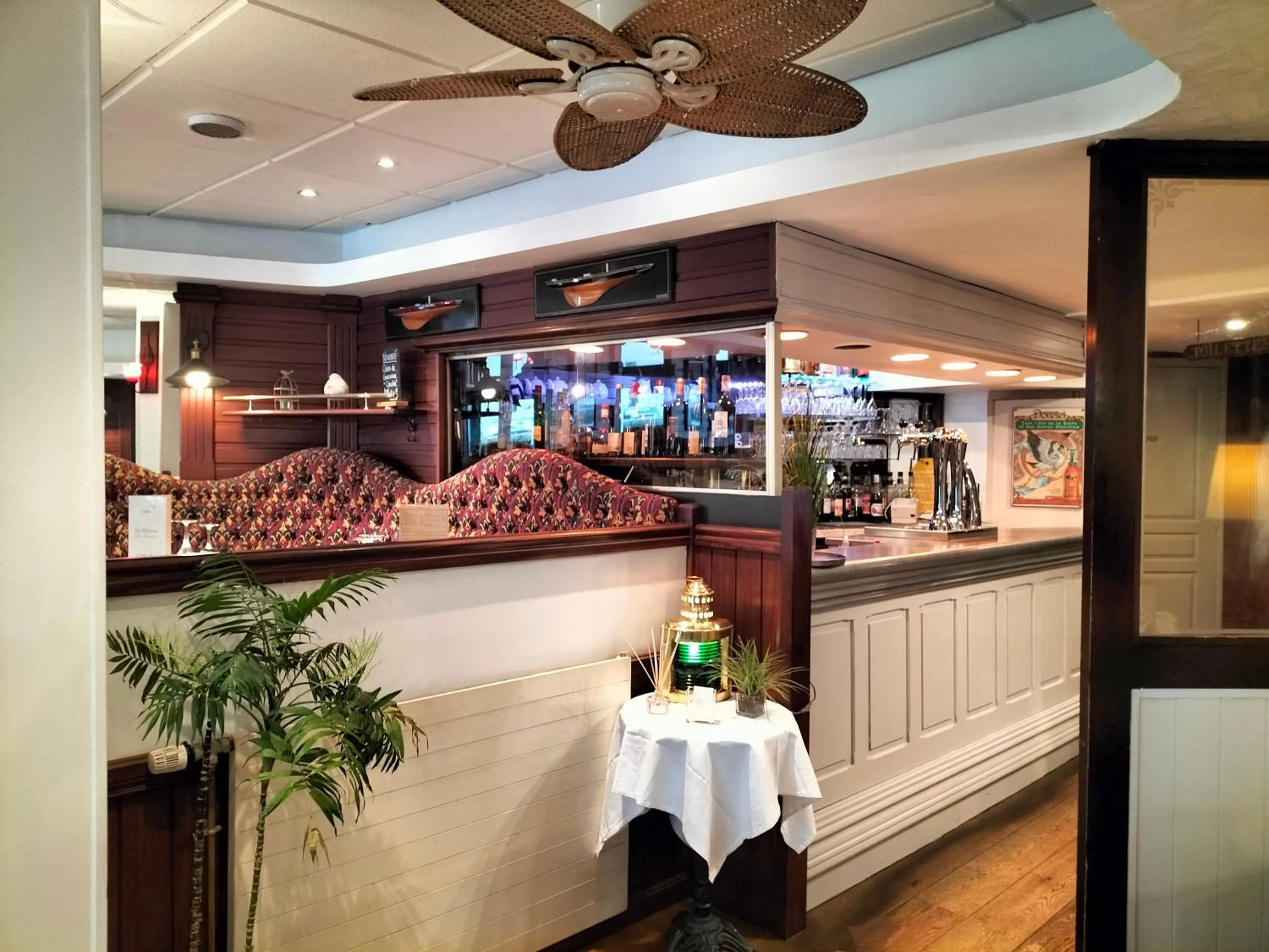 Restaurant/places to eat in Logis HOTEL RESTAURANT La Régence