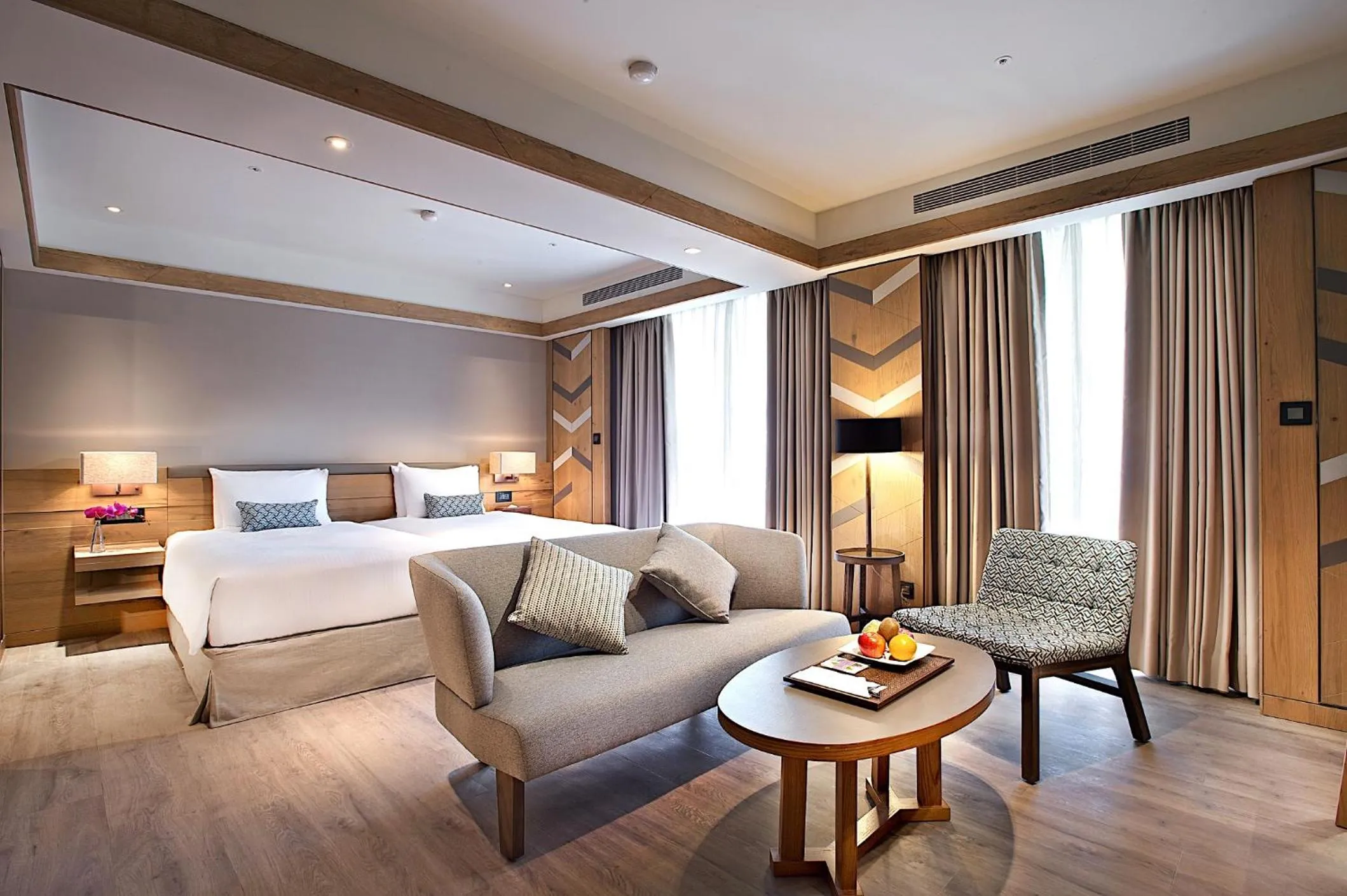 Photo of the whole room, Bed in Hotel Royal Chihpin