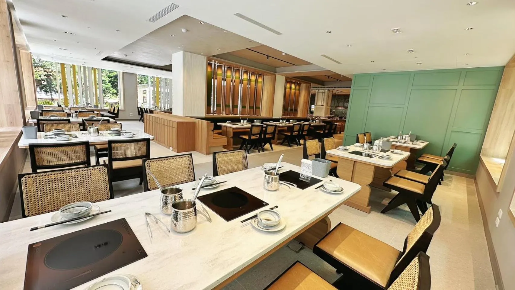 Restaurant/places to eat in Hotel Royal Chihpin