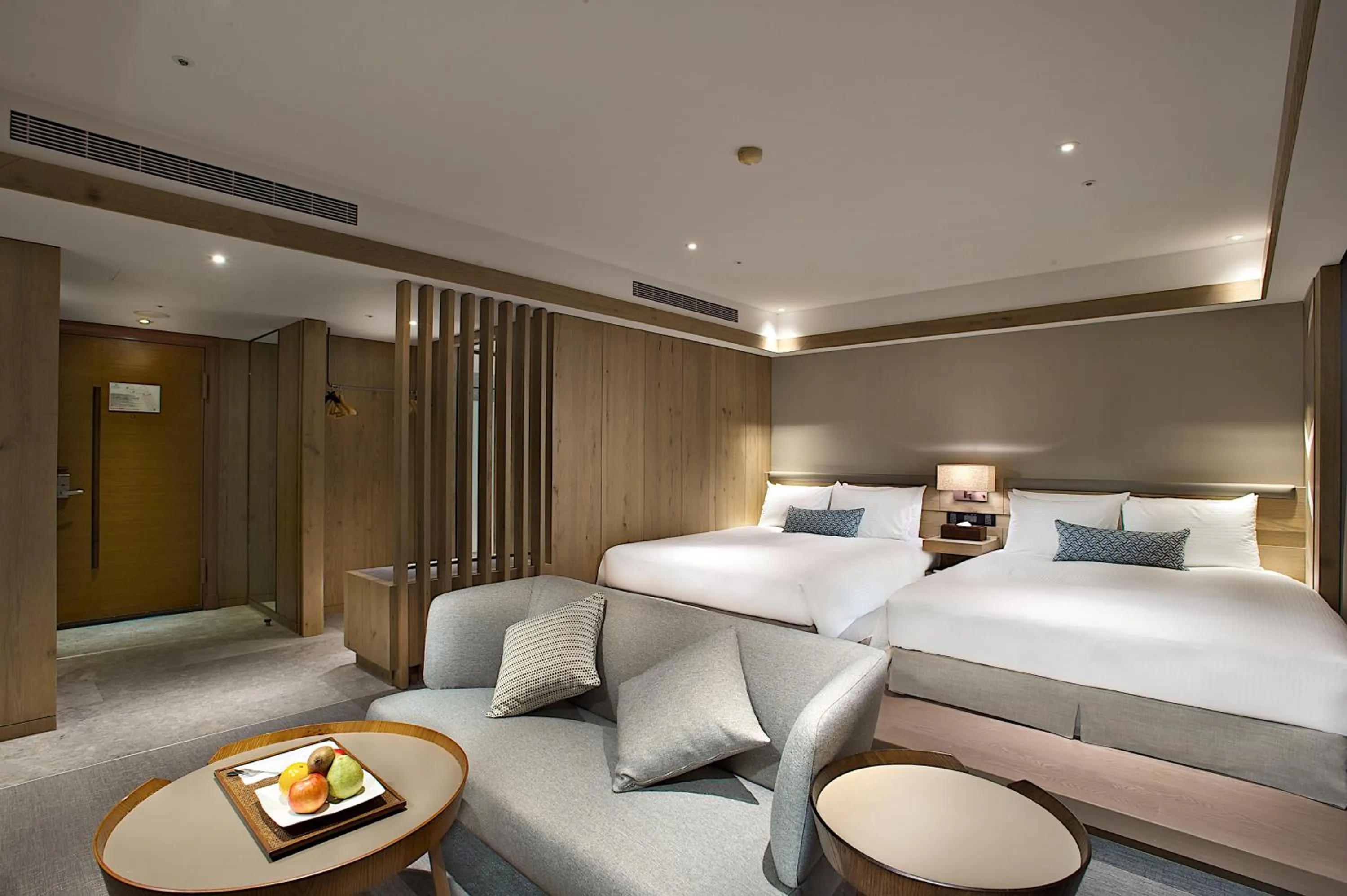 Photo of the whole room, Bed in Hotel Royal Chihpin