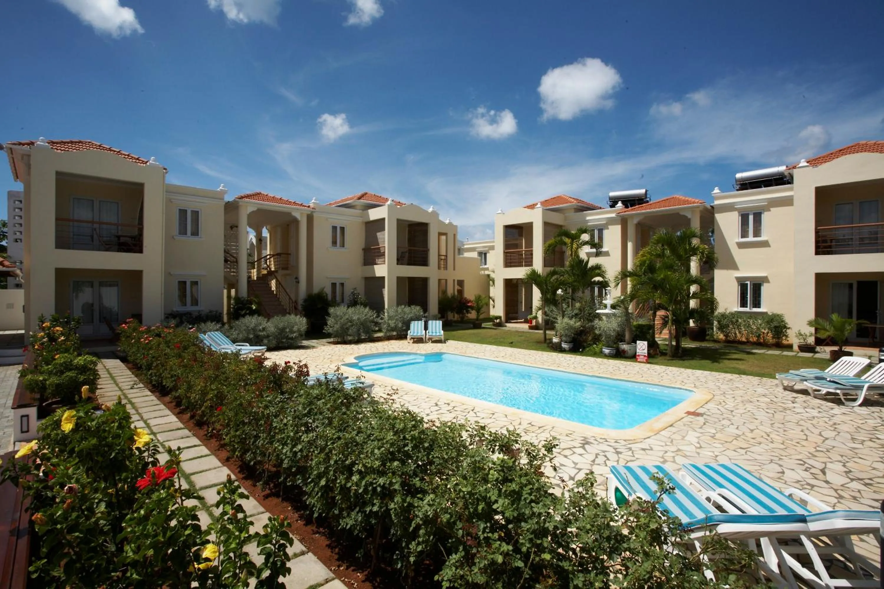 Property building in La Pointe Villas