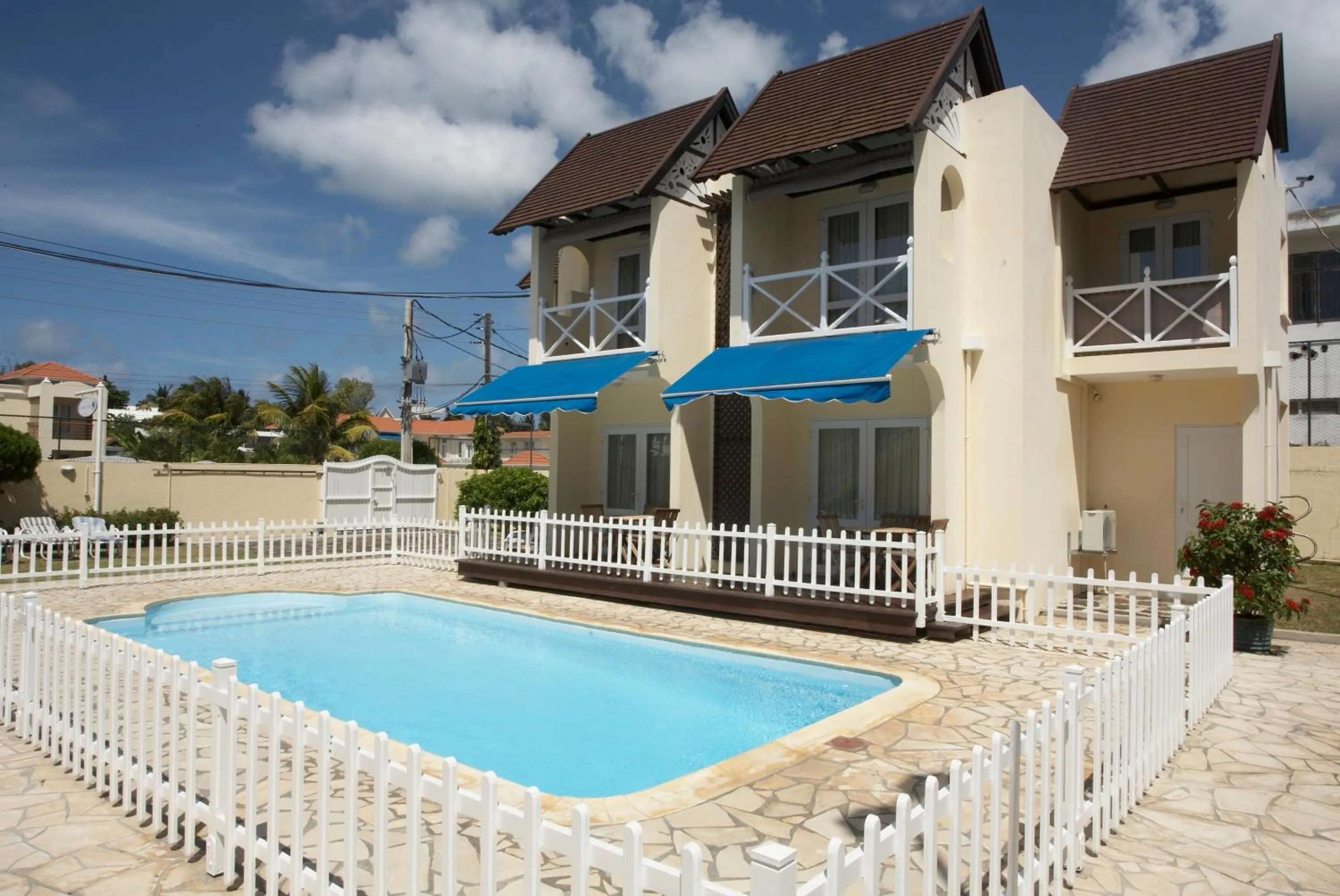 Property building in La Pointe Villas