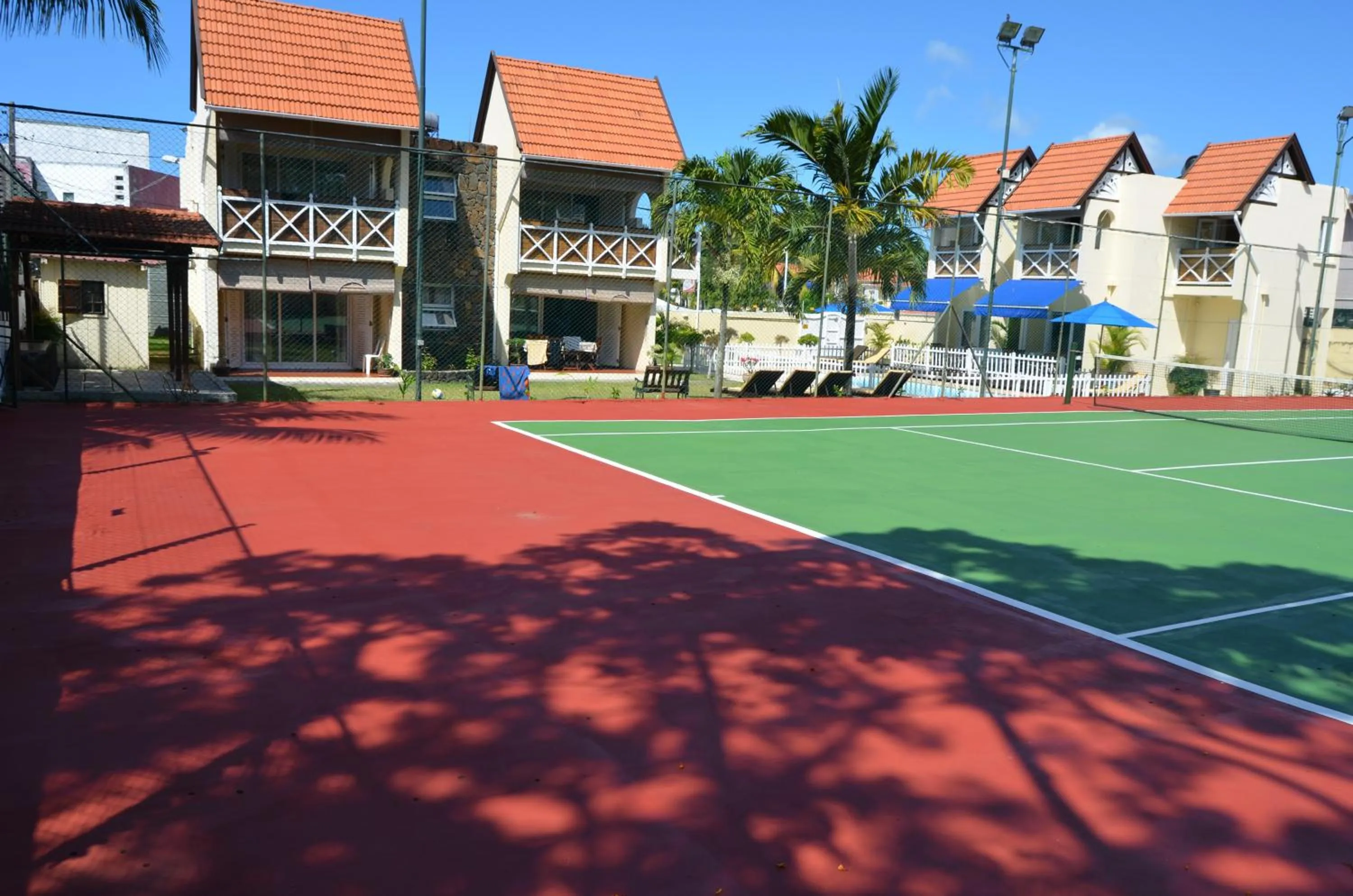 Tennis court in La Pointe Villas