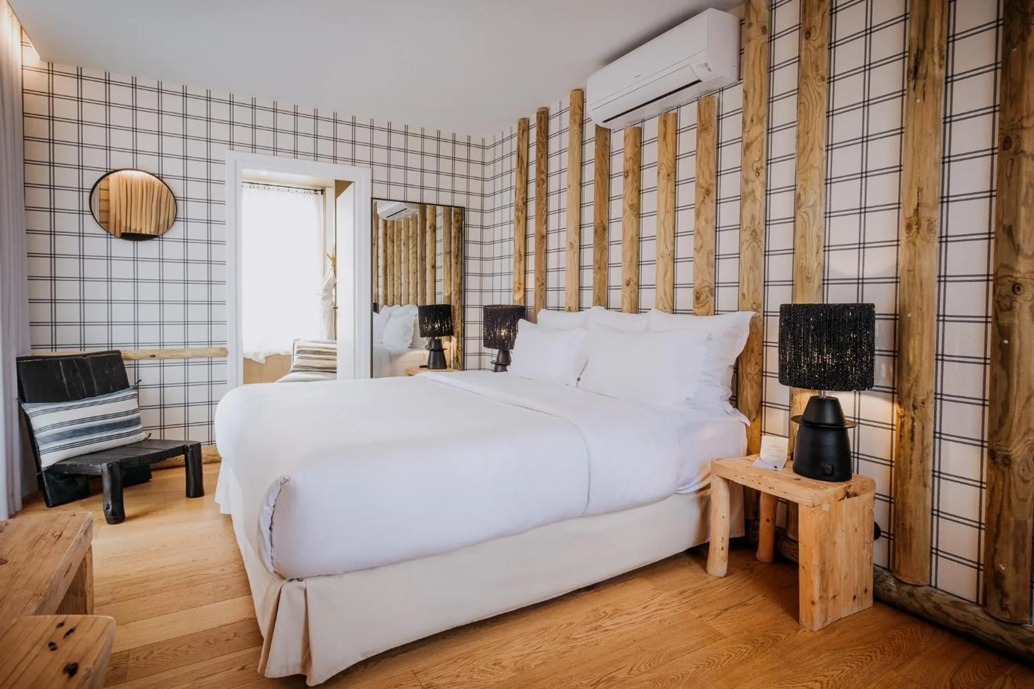 Bedroom, Bed in Grand Hotel Soleil d'Or