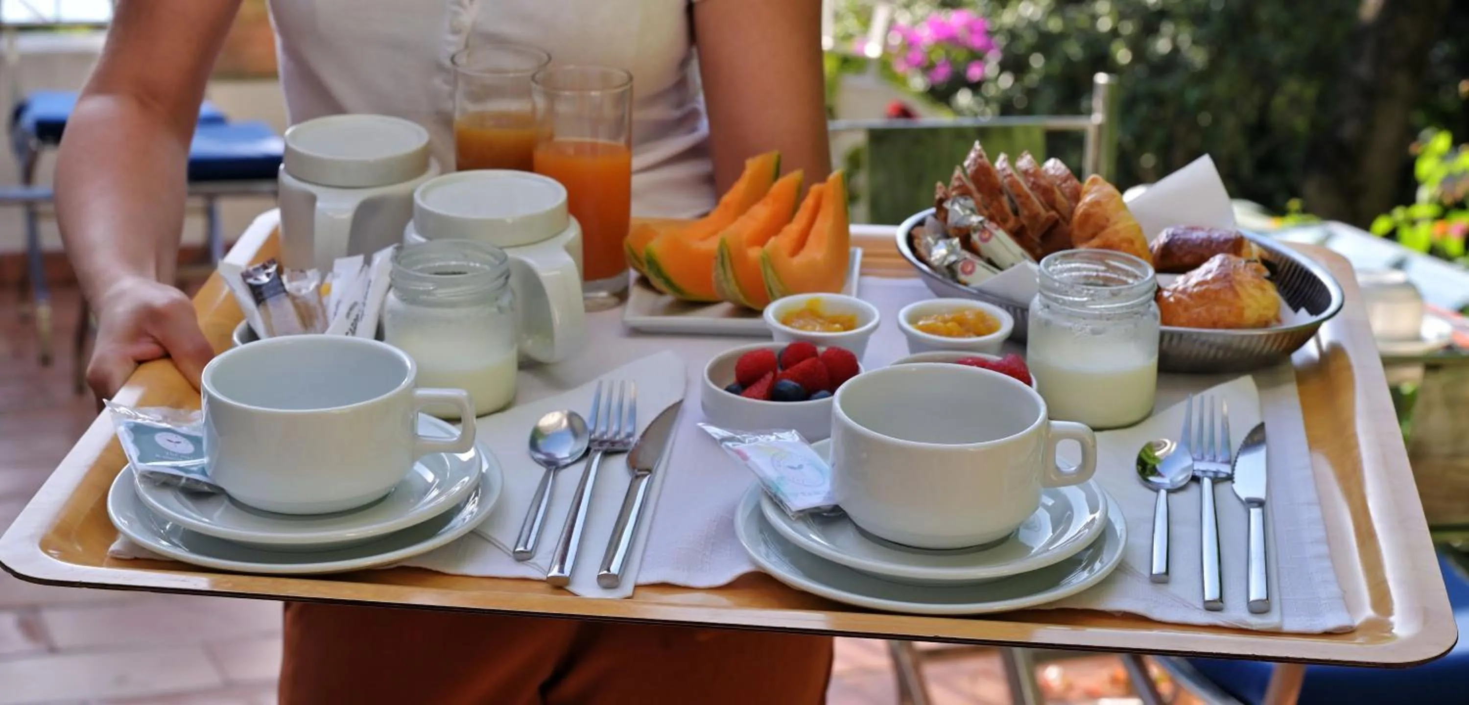 Food and drinks in Hôtel Pietracap