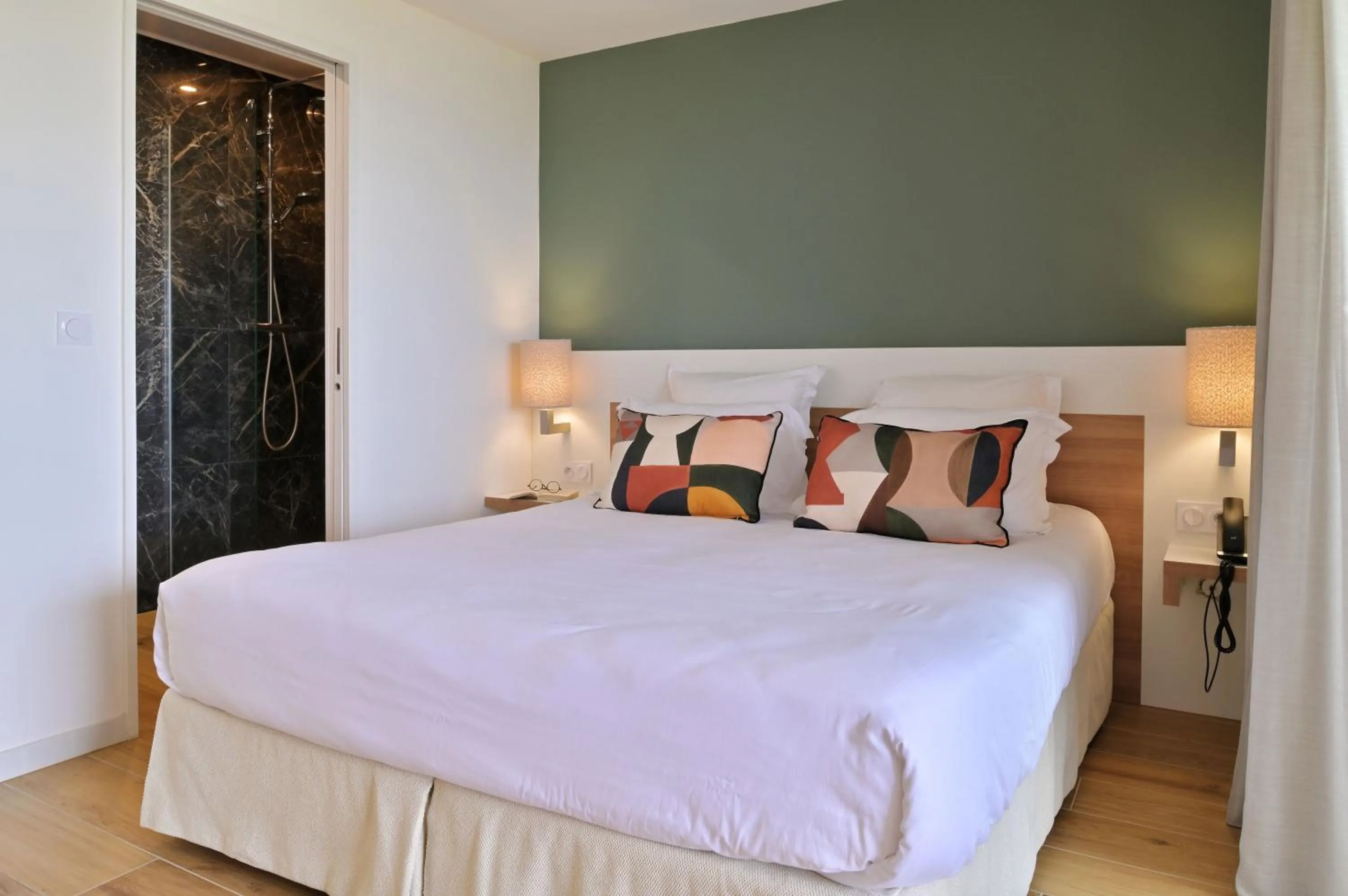 Bedroom, Bed in Hôtel Pietracap