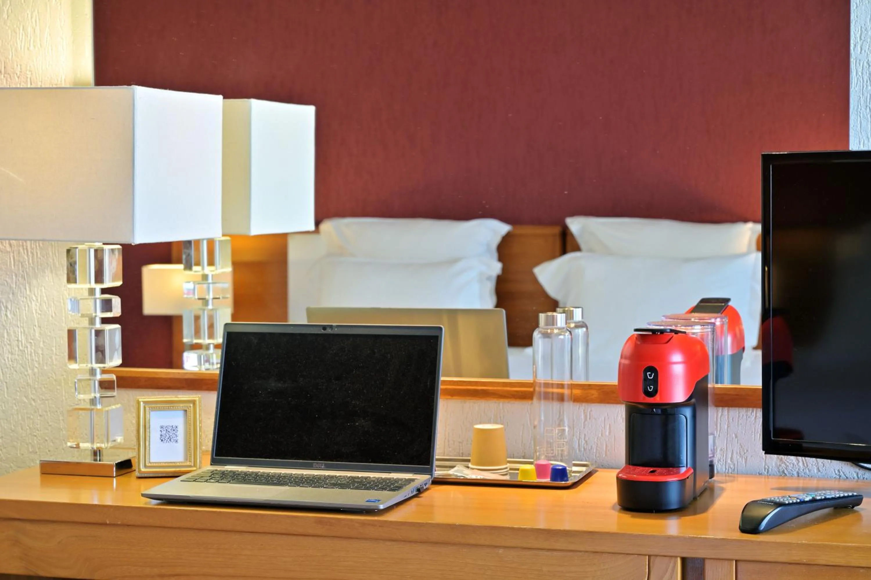 Coffee/tea facilities in Hôtel Pietracap