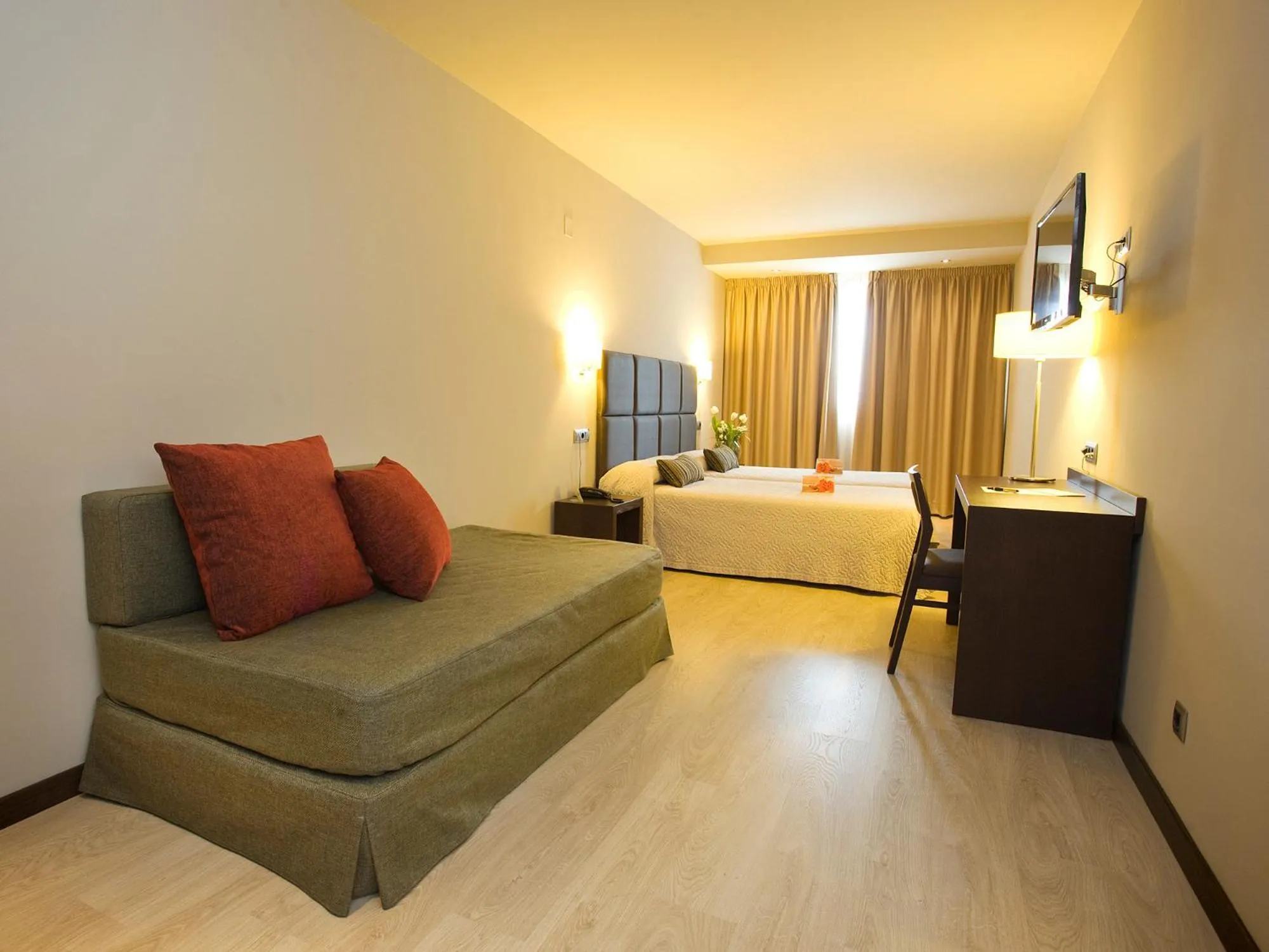 Bedroom, Bed in Hotel Torre de Núñez