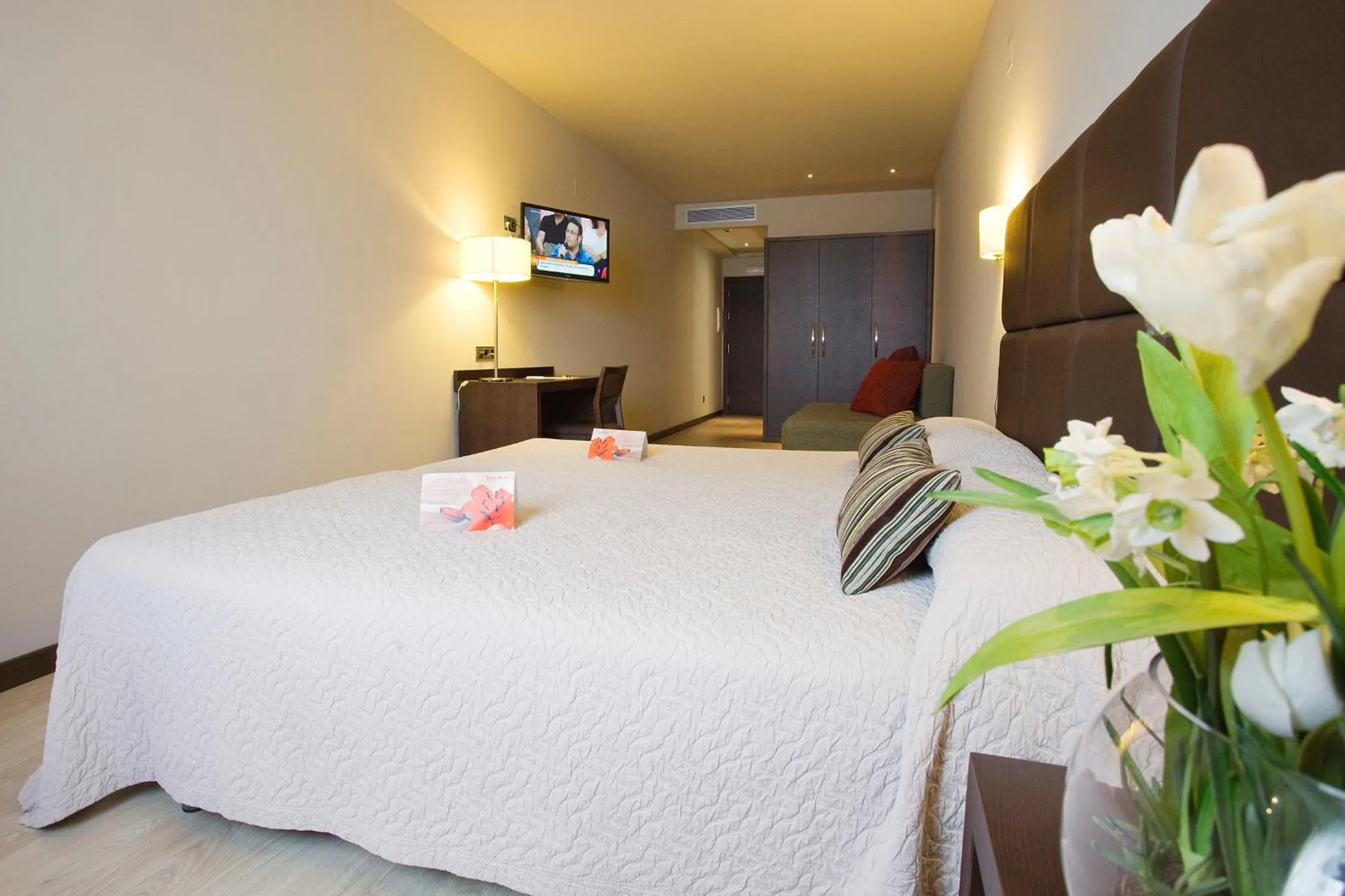 Bedroom, Bed in Hotel Torre de Núñez