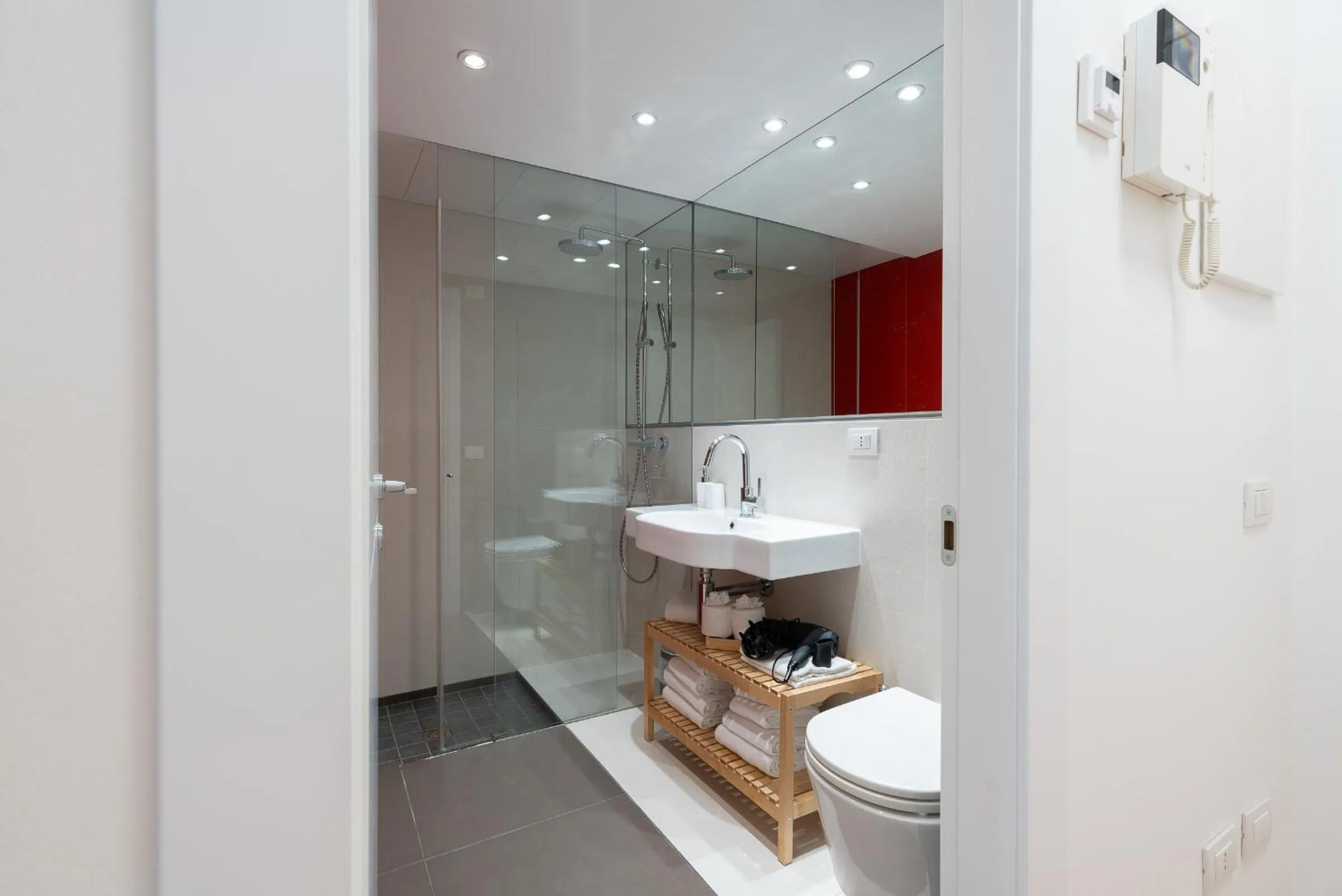 Bathroom in Quercus Appartements contactless check-in